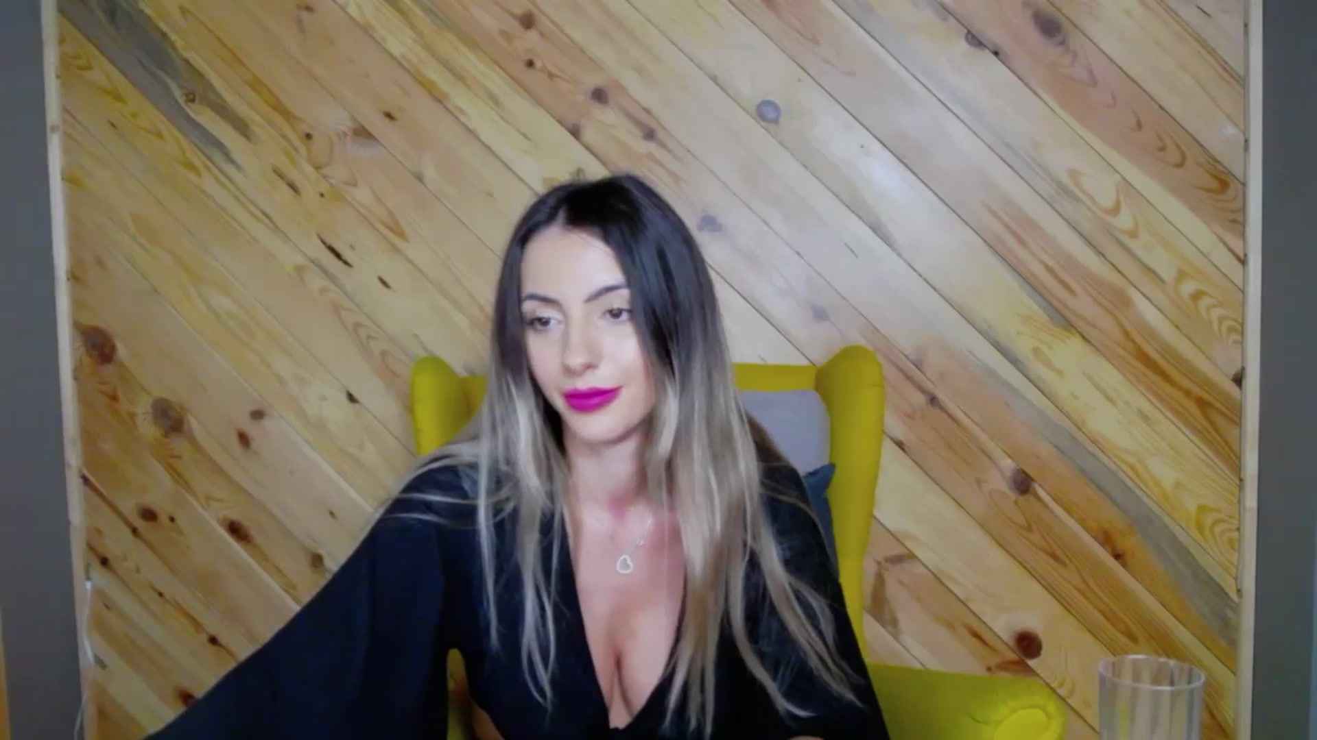 Gallery image thumbnail from Blonde_Ashley's myfreecams stream on, 12/05/2025, 21:21 image 9 of 20