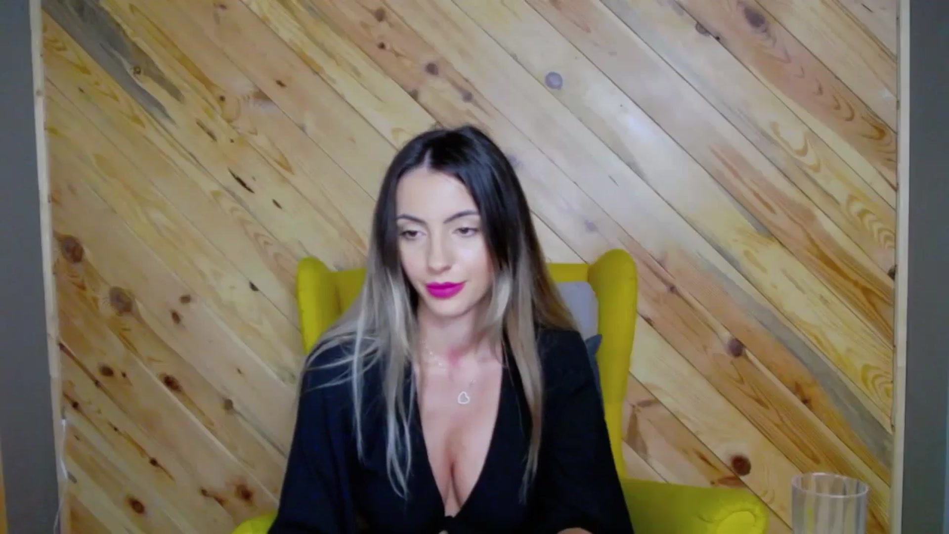 Gallery image thumbnail from Blonde_Ashley's myfreecams stream on, 12/05/2025, 21:21 image 2 of 20