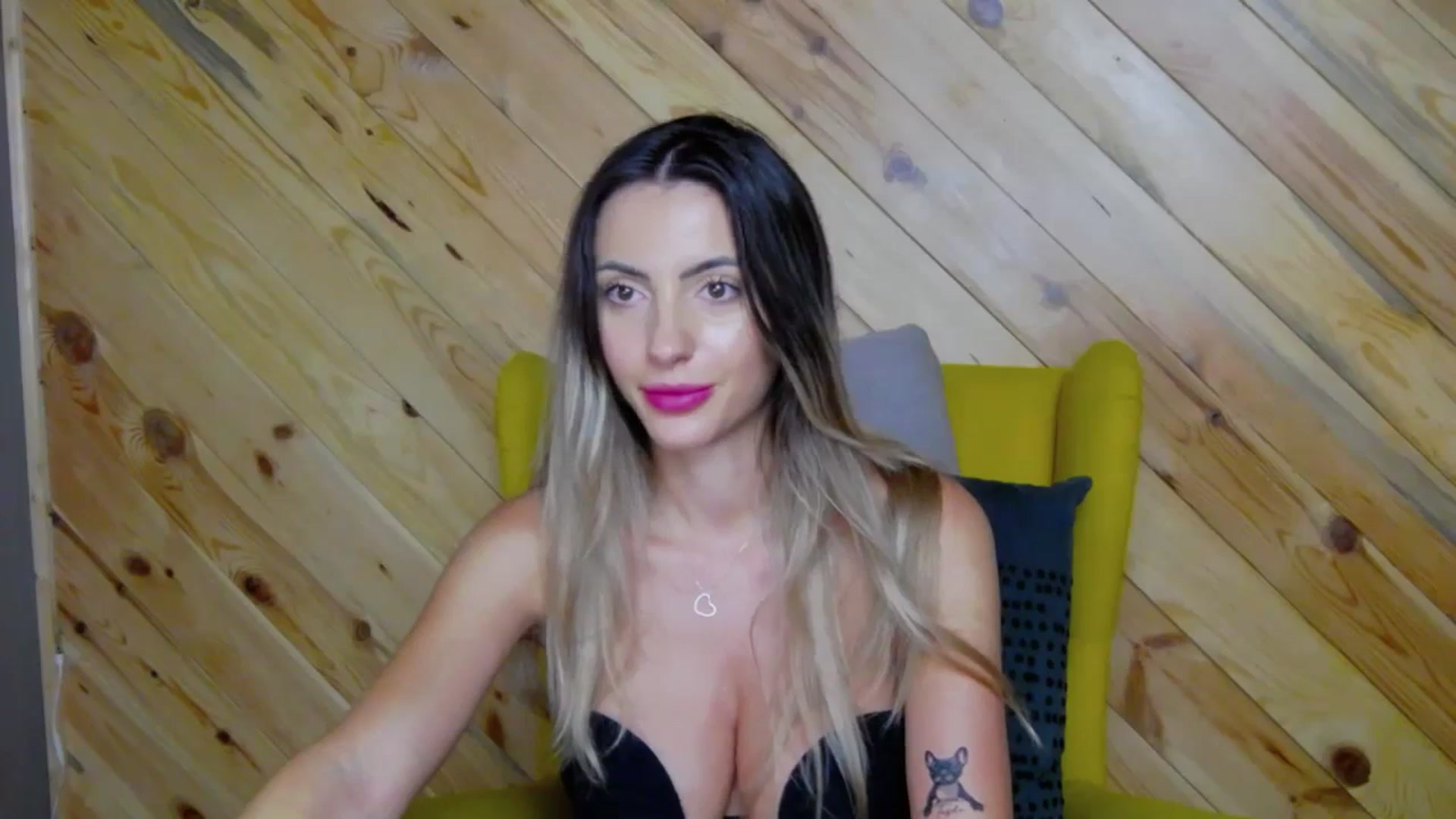 Gallery image thumbnail from Blonde_Ashley's myfreecams stream on, 12/06/2025, 18:34 image 4 of 20