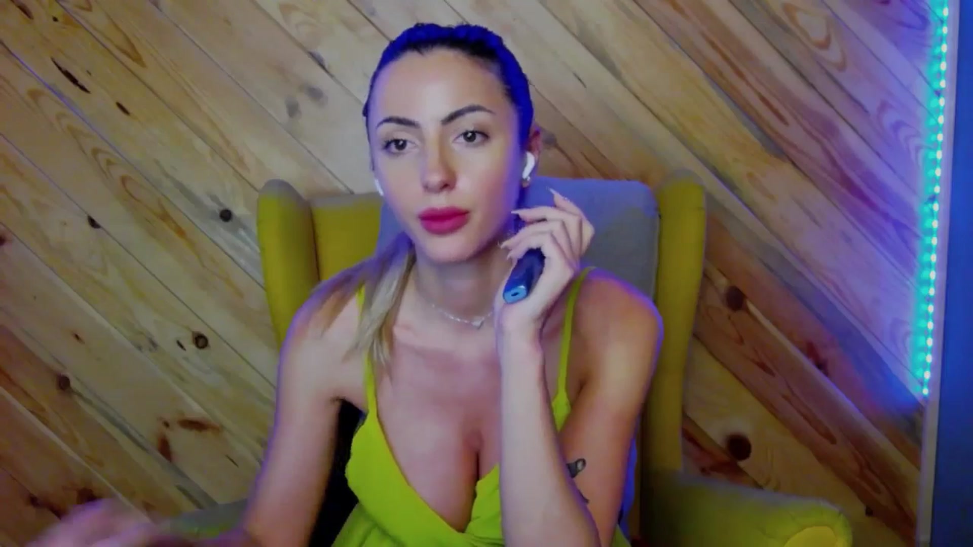 Gallery image thumbnail from Blonde_Ashley's myfreecams stream on, 01/16/2026, 22:33 image 19 of 20