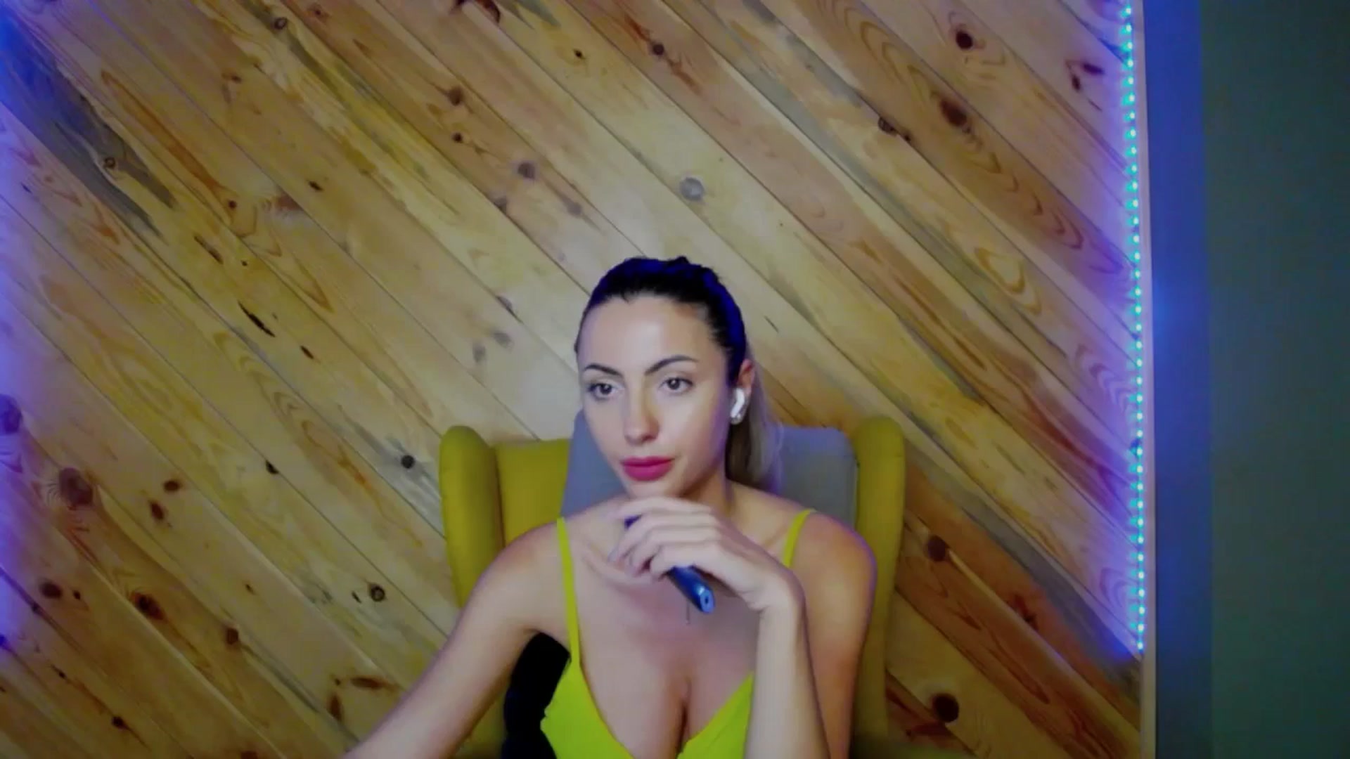 Gallery image thumbnail from Blonde_Ashley's myfreecams stream on, 01/16/2026, 22:33 image 1 of 20