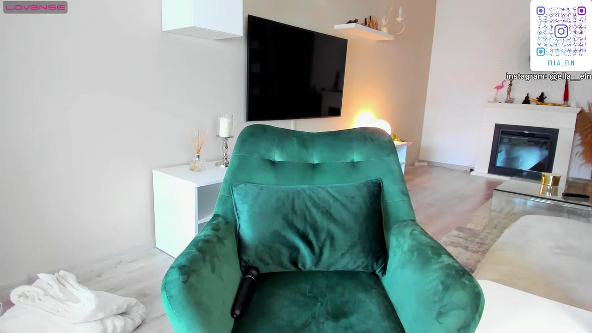 Gallery image thumbnail from Blonde_Elle's myfreecams stream on, 04/12/2023, 11:25 image 19 of 20