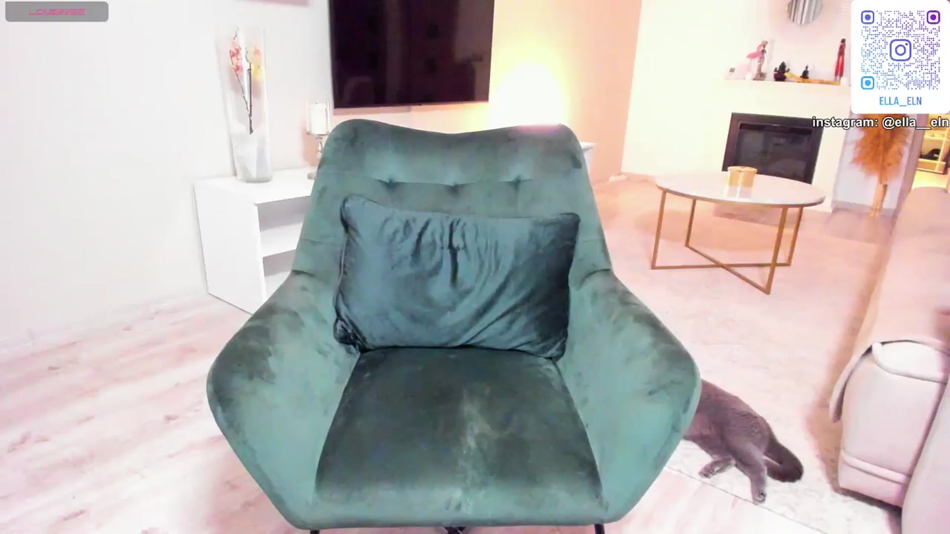 Gallery image thumbnail from Blonde_Elle's myfreecams stream on, 08/25/2023, 21:10 image 18 of 20