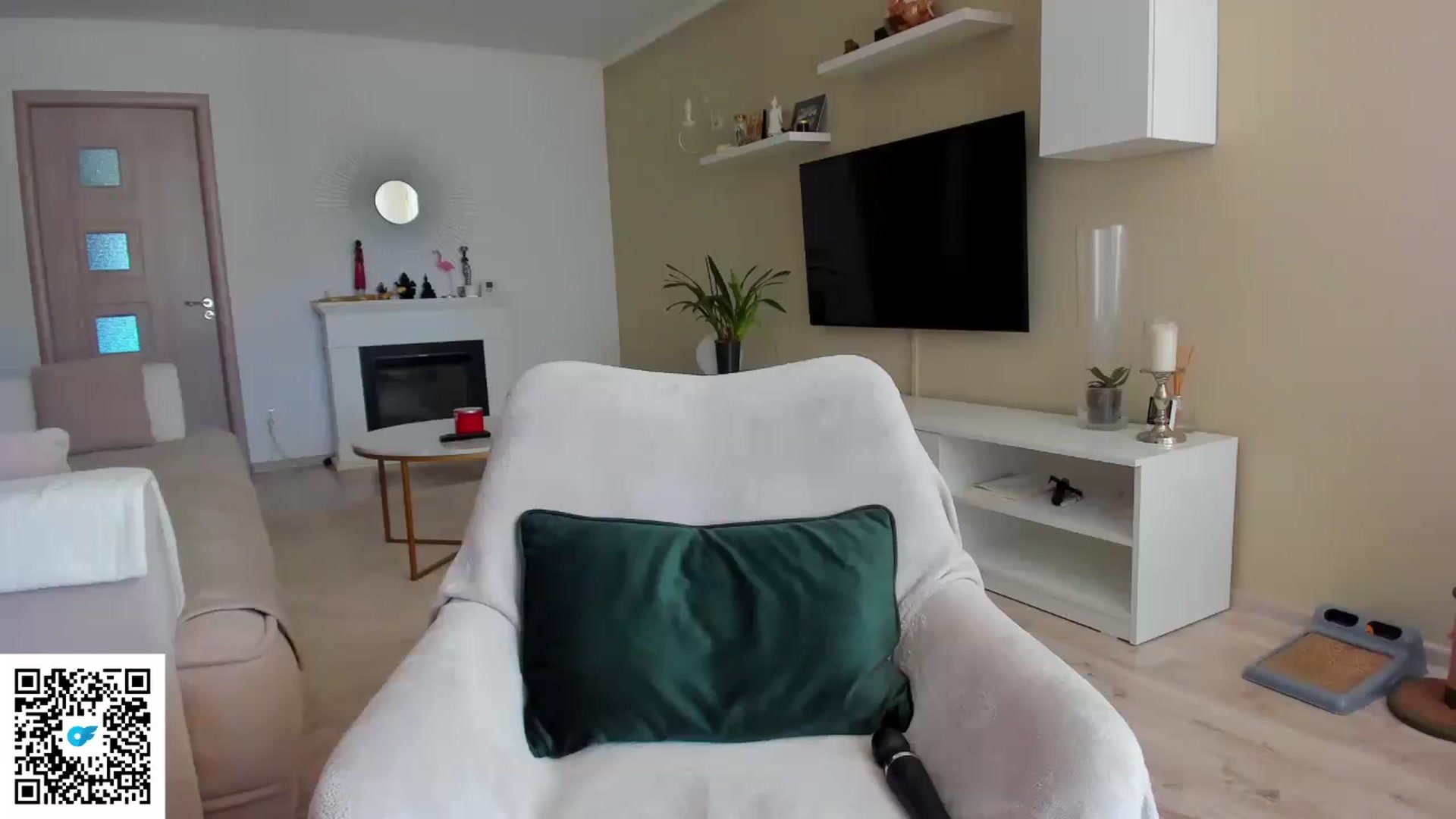 Gallery image thumbnail from Blonde_Elle's myfreecams stream on, 06/01/2024, 09:15 image 9 of 20