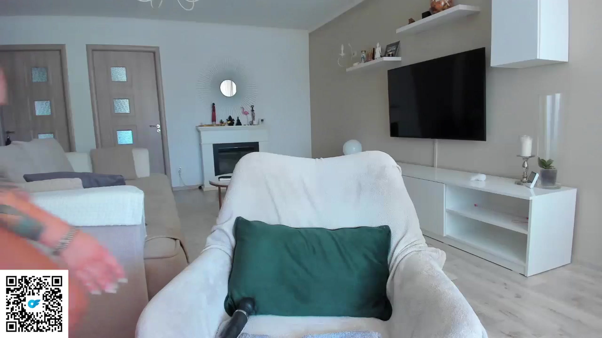 Gallery image thumbnail from Blonde_Elle's myfreecams stream on, 06/17/2024, 10:08 image 20 of 20