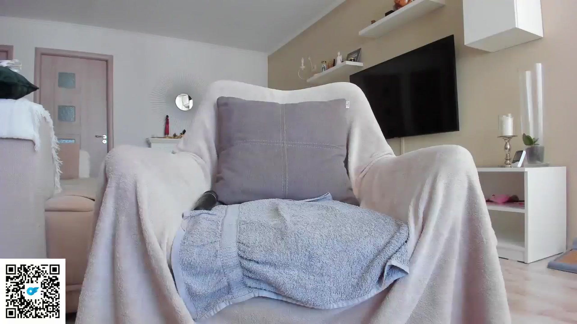 Gallery image thumbnail from Blonde_Elle's myfreecams stream on, 06/22/2024, 09:30 image 7 of 20
