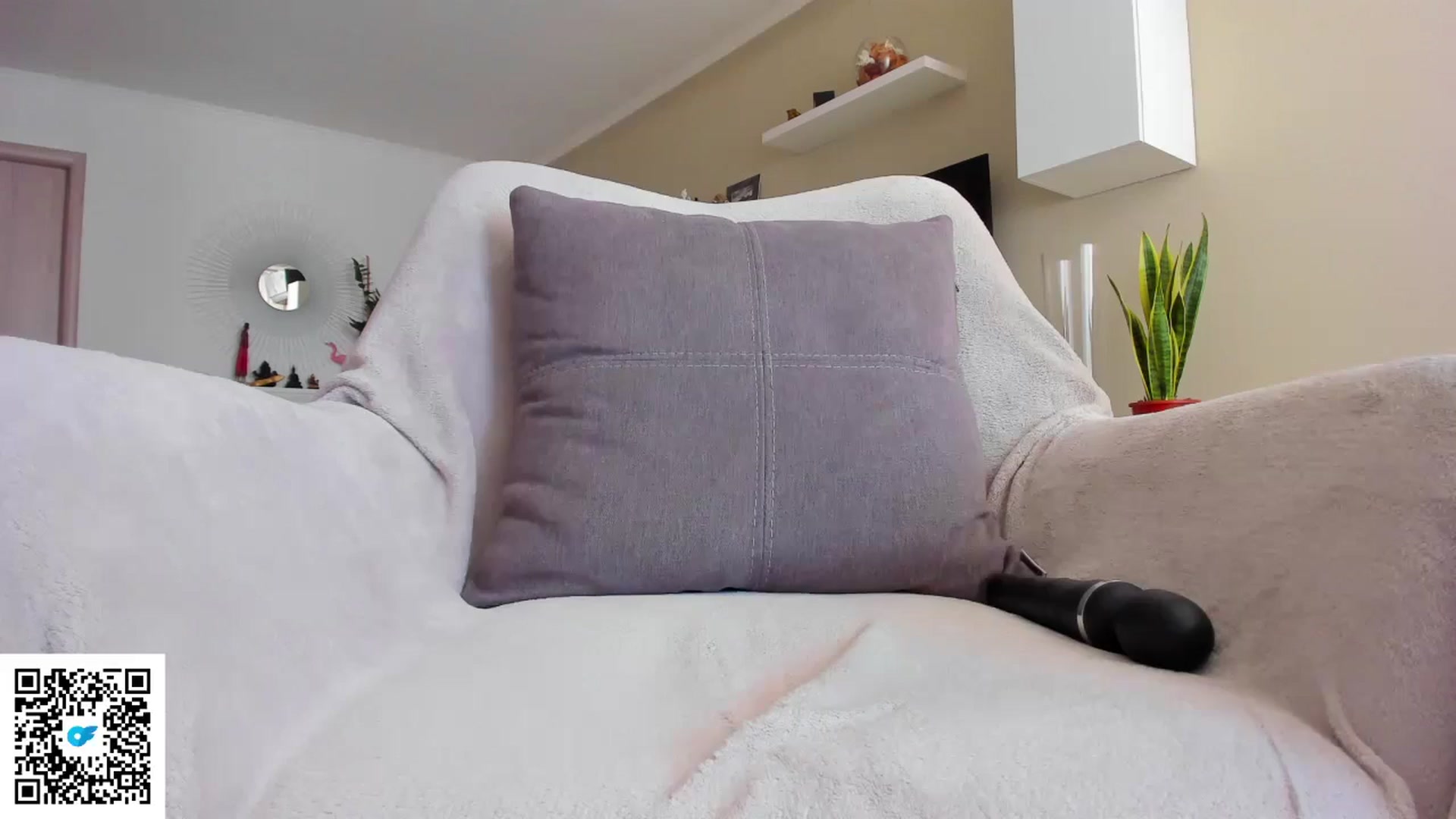 Gallery image thumbnail from Blonde_Elle's myfreecams stream on, 07/06/2024, 08:30 image 1 of 20