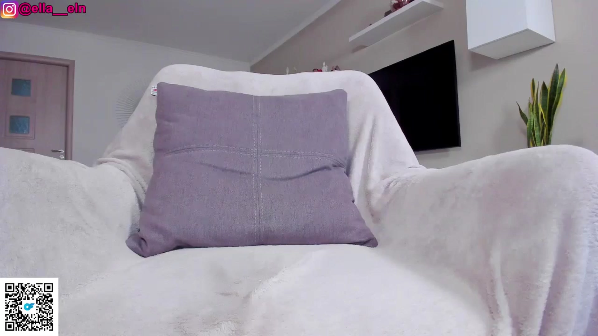 Gallery image thumbnail from Blonde_Elle's myfreecams stream on, 11/13/2024, 10:51 image 8 of 20