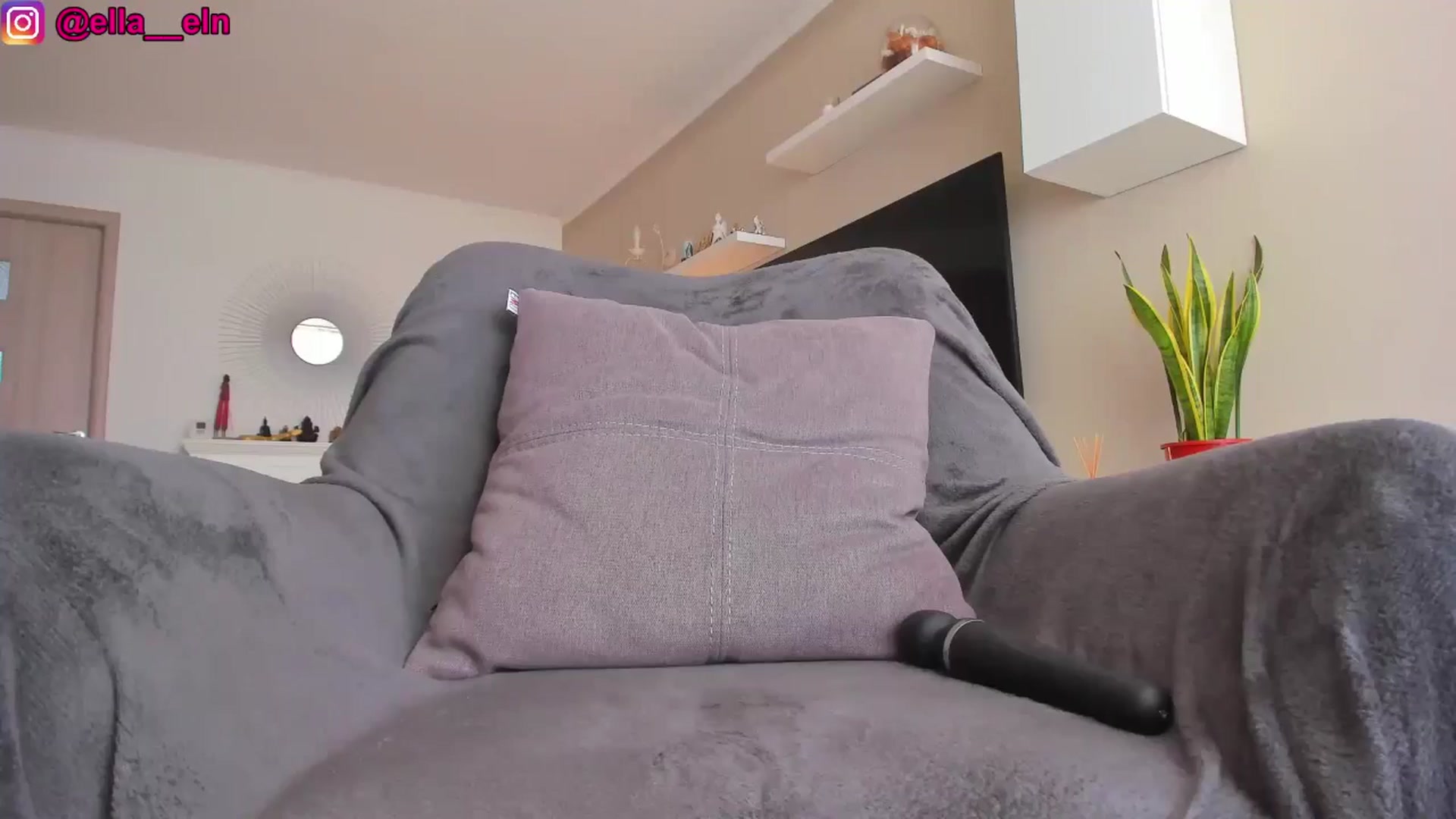 Gallery image thumbnail from Blonde_Elle's myfreecams stream on, 03/13/2025, 11:48 image 6 of 20