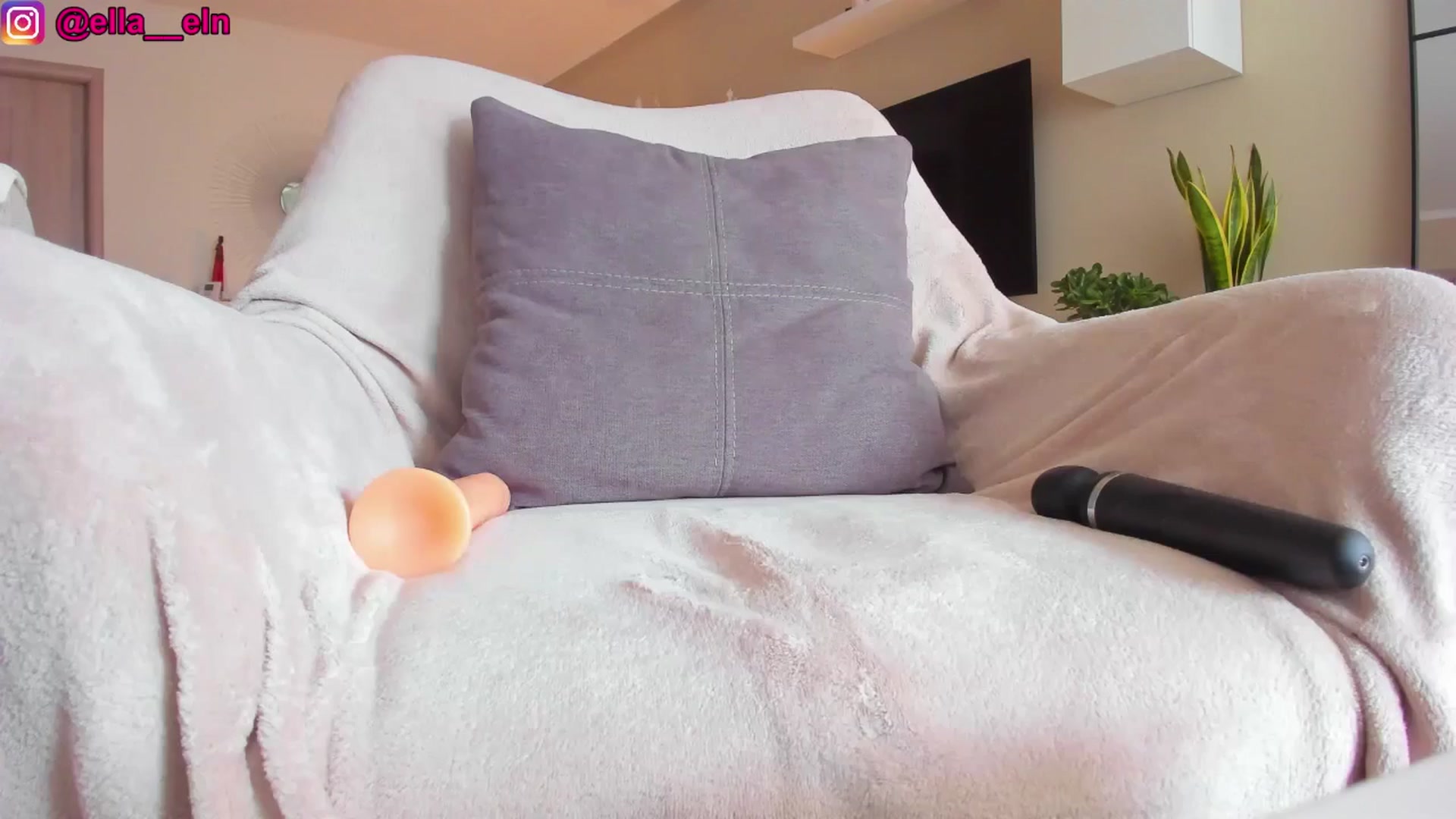 Gallery image thumbnail from Blonde_Elle's myfreecams stream on, 04/04/2025, 11:18 image 17 of 20