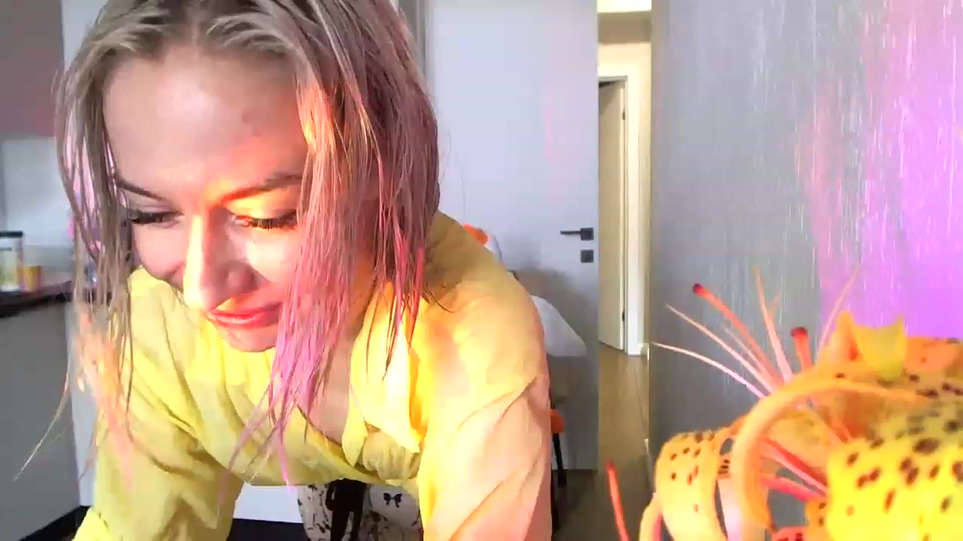 Gallery image thumbnail from Blonde_Inside's myfreecams stream on, 07/31/2023, 08:44 image 9 of 20