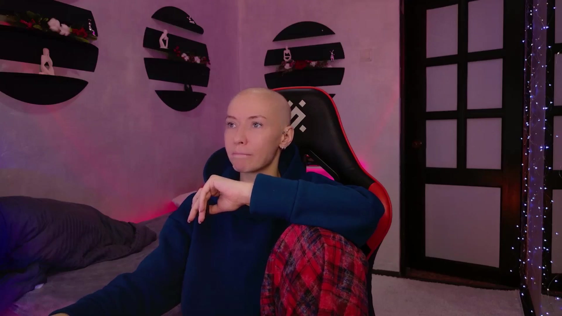 Gallery image thumbnail from Blonde_Inside's myfreecams stream on, 12/23/2024, 01:59 image 4 of 20