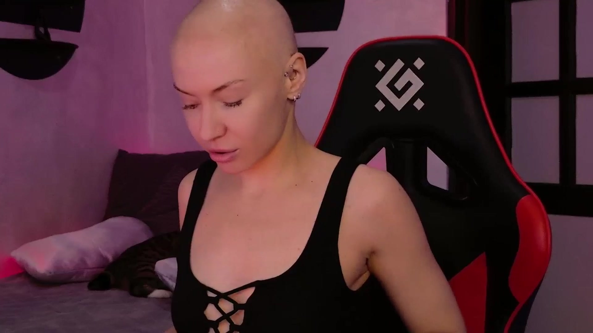 Gallery image thumbnail from Blonde_Inside's myfreecams stream on, 12/23/2024, 01:59 image 18 of 20