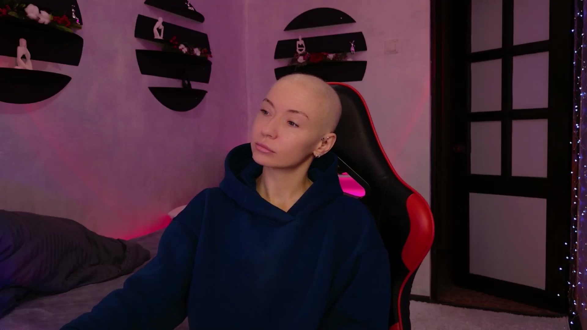 Gallery image thumbnail from Blonde_Inside's myfreecams stream on, 12/23/2024, 01:59 image 11 of 20