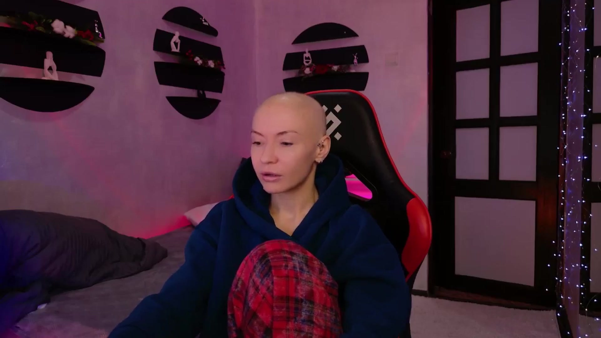 Gallery image thumbnail from Blonde_Inside's myfreecams stream on, 12/23/2024, 01:59 image 8 of 20