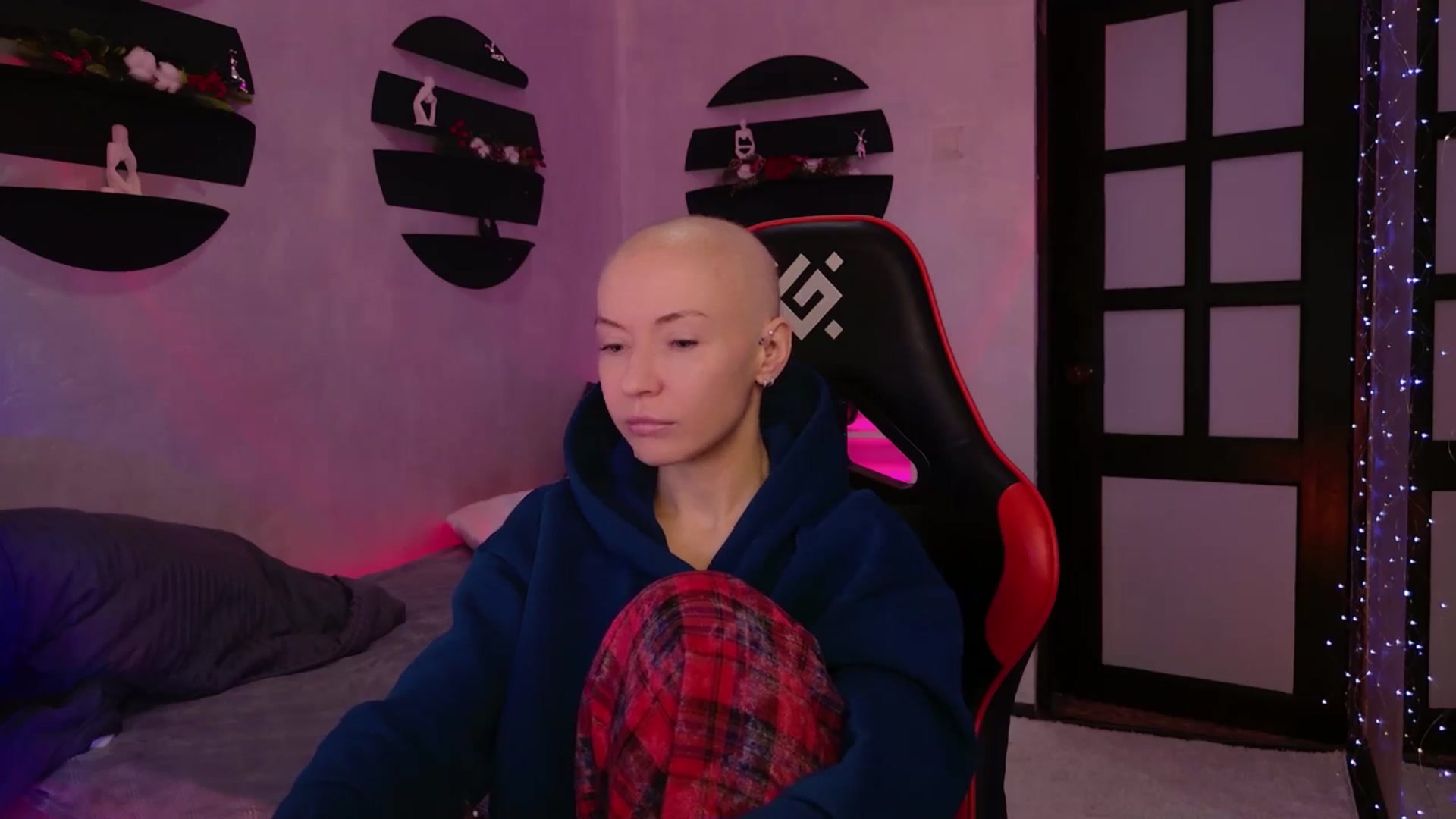 Gallery image thumbnail from Blonde_Inside's myfreecams stream on, 12/23/2024, 01:59 image 5 of 20