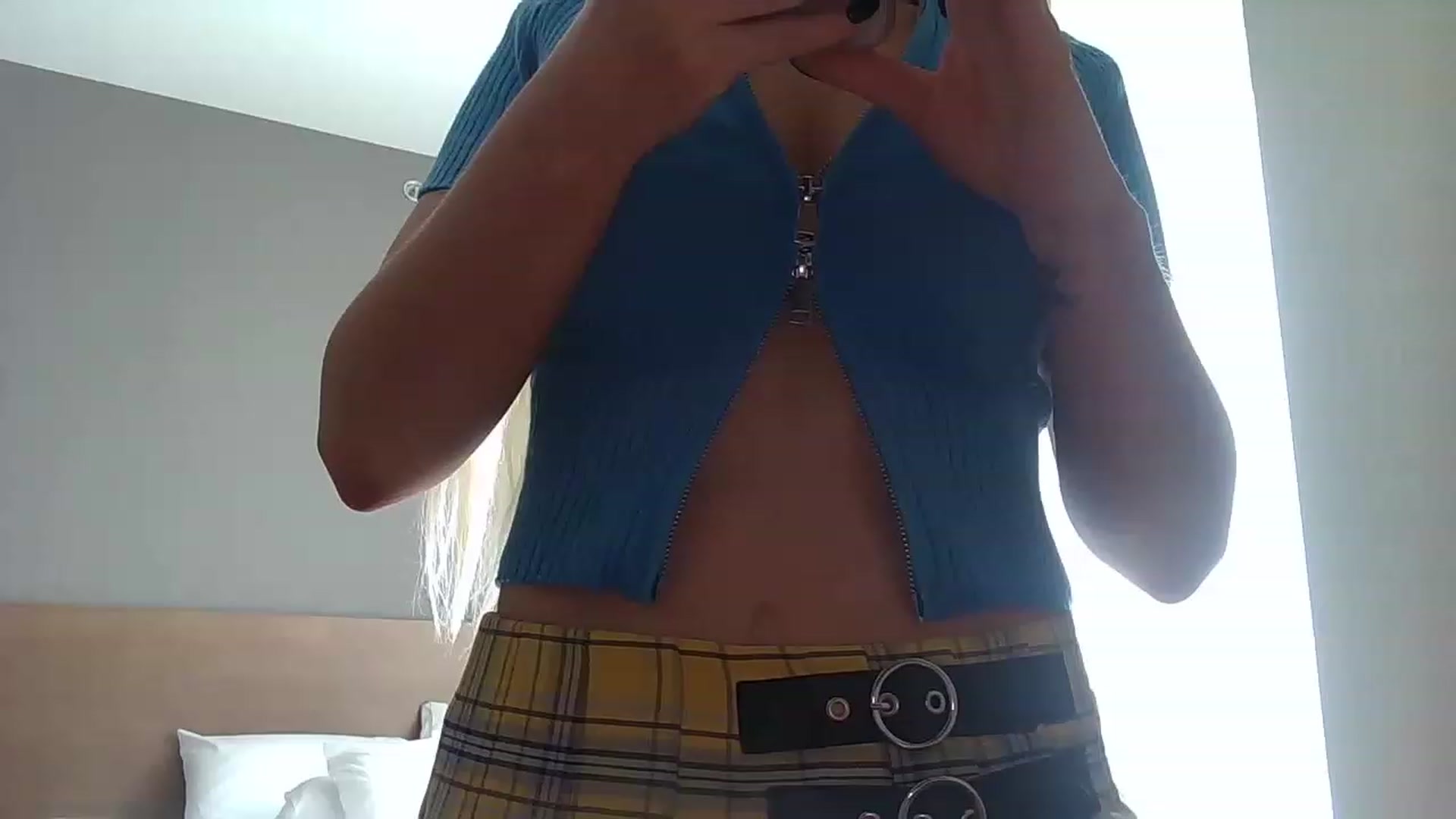 Gallery image thumbnail from Blondebabe_1's myfreecams stream on, 11/21/2022, 19:26 image 13 of 20