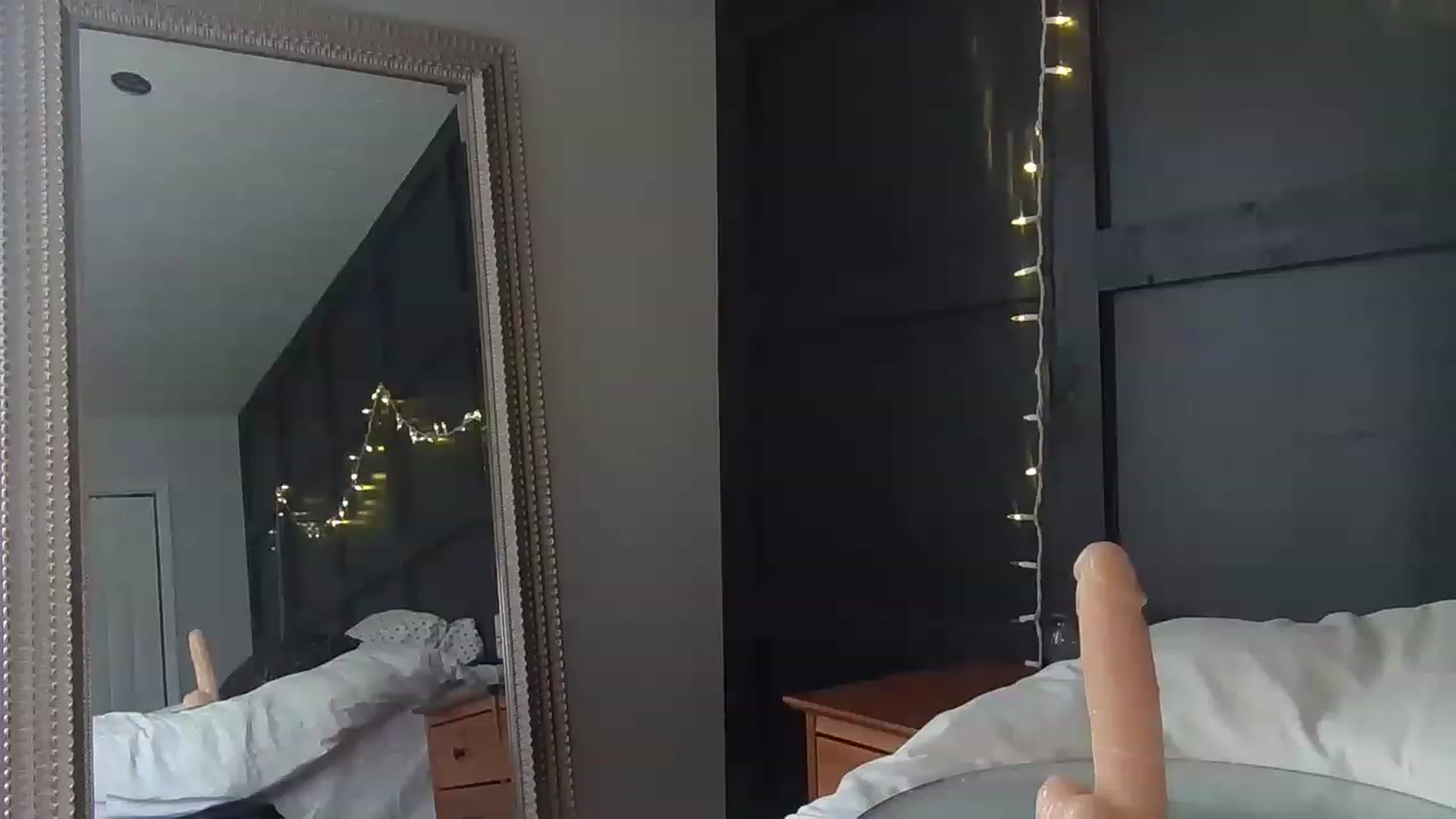 Gallery image thumbnail from Blondebabe_1's myfreecams stream on, 12/19/2022, 18:43 image 10 of 20