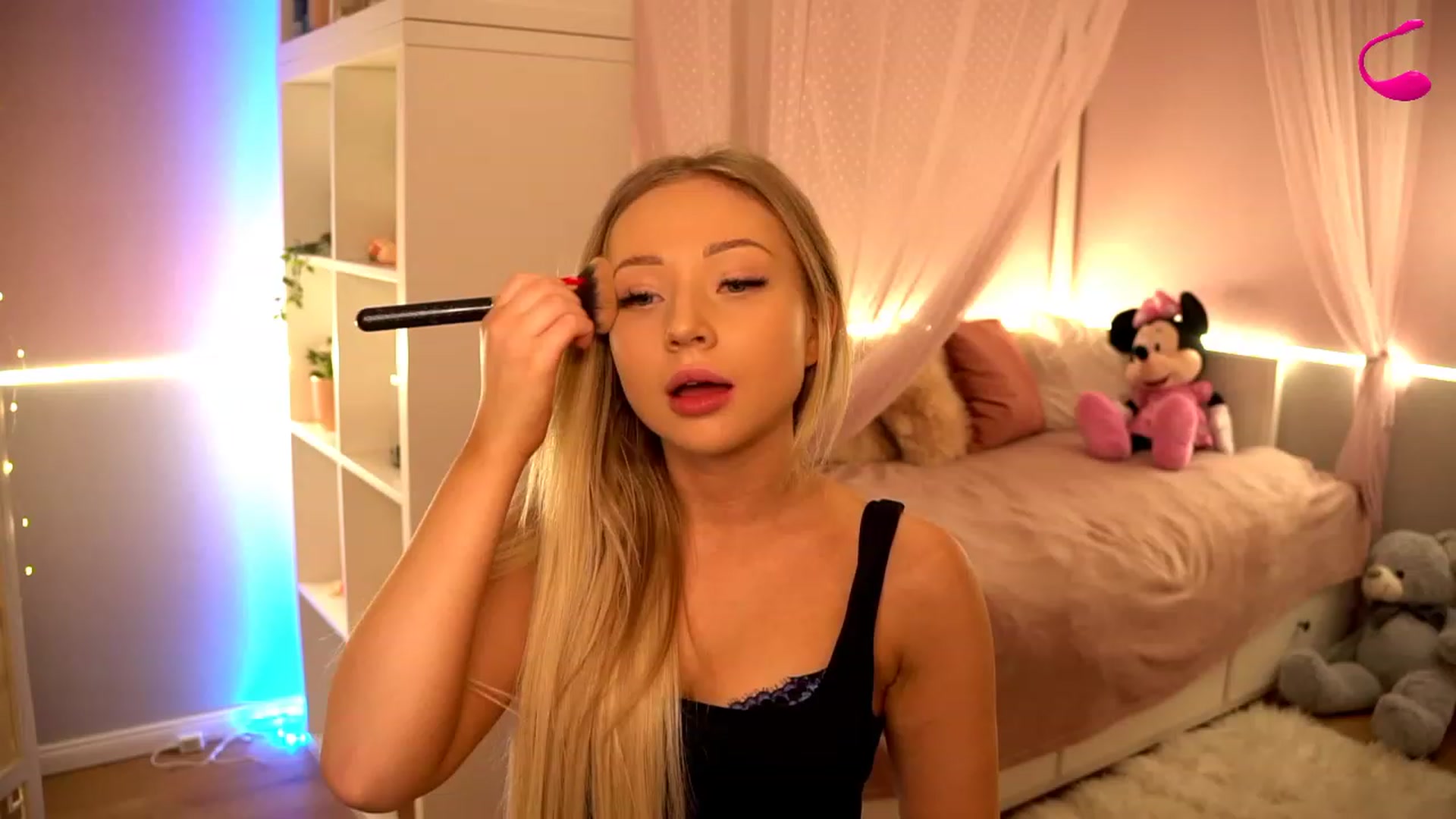 Gallery image thumbnail from Blondebbygirl's myfreecams stream on, 11/25/2022, 18:07 image 4 of 20