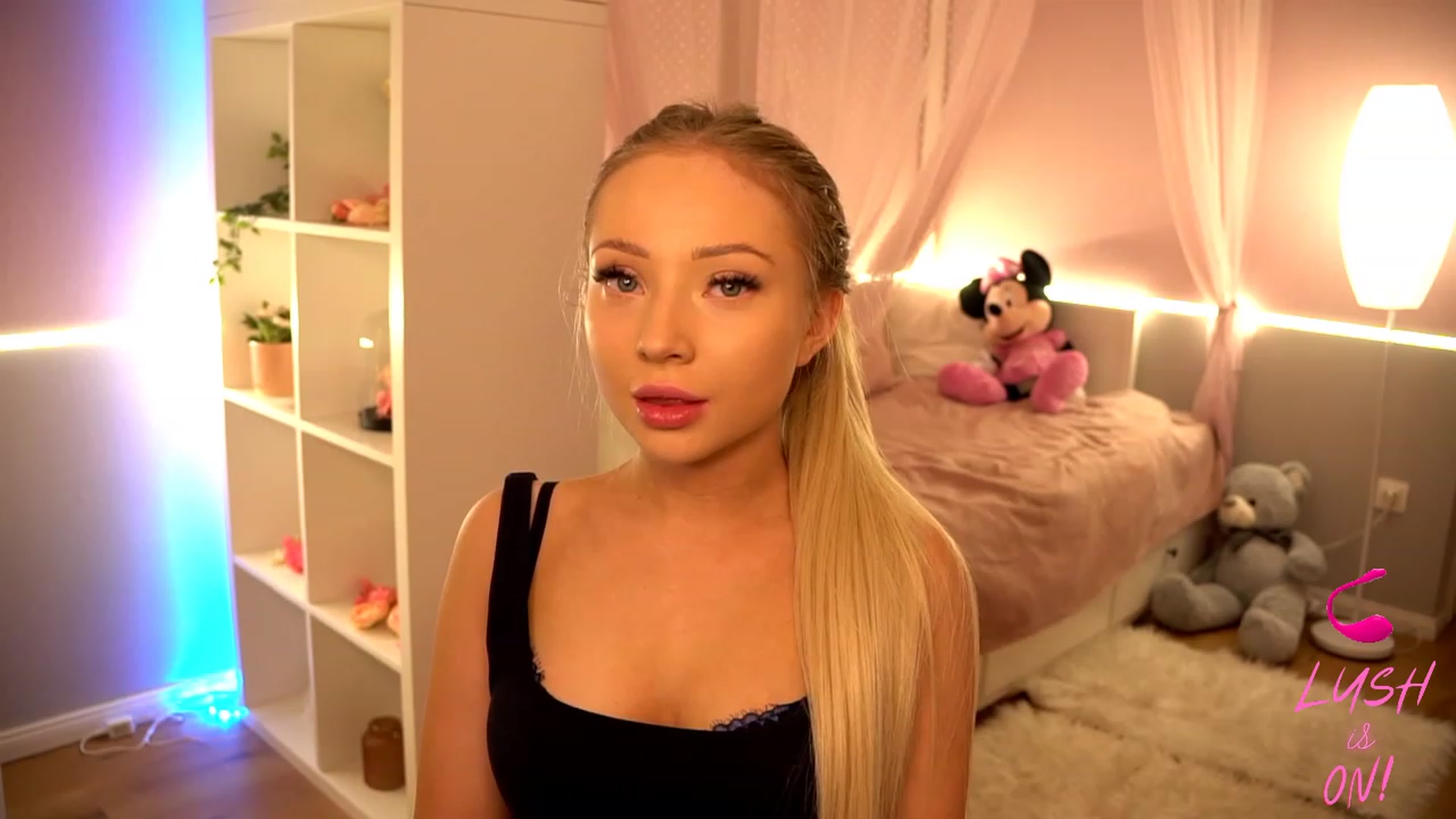 Gallery image thumbnail from Blondebbygirl's myfreecams stream on, 11/25/2022, 21:10 image 6 of 20