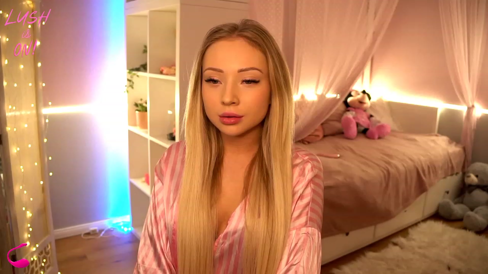 Gallery image thumbnail from Blondebbygirl's myfreecams stream on, 11/26/2022, 14:02 image 1 of 20