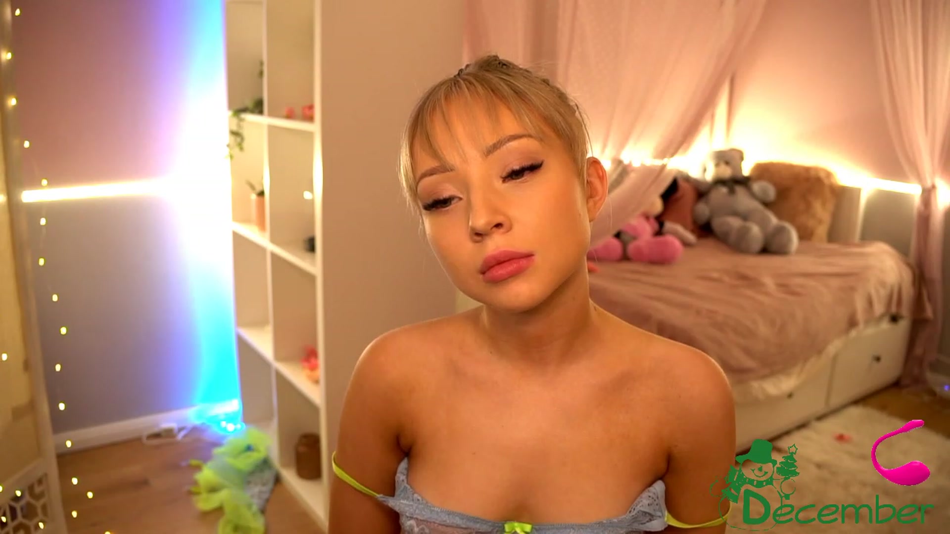 Gallery image thumbnail from Blondebbygirl's myfreecams stream on, 12/04/2022, 20:11 image 11 of 20