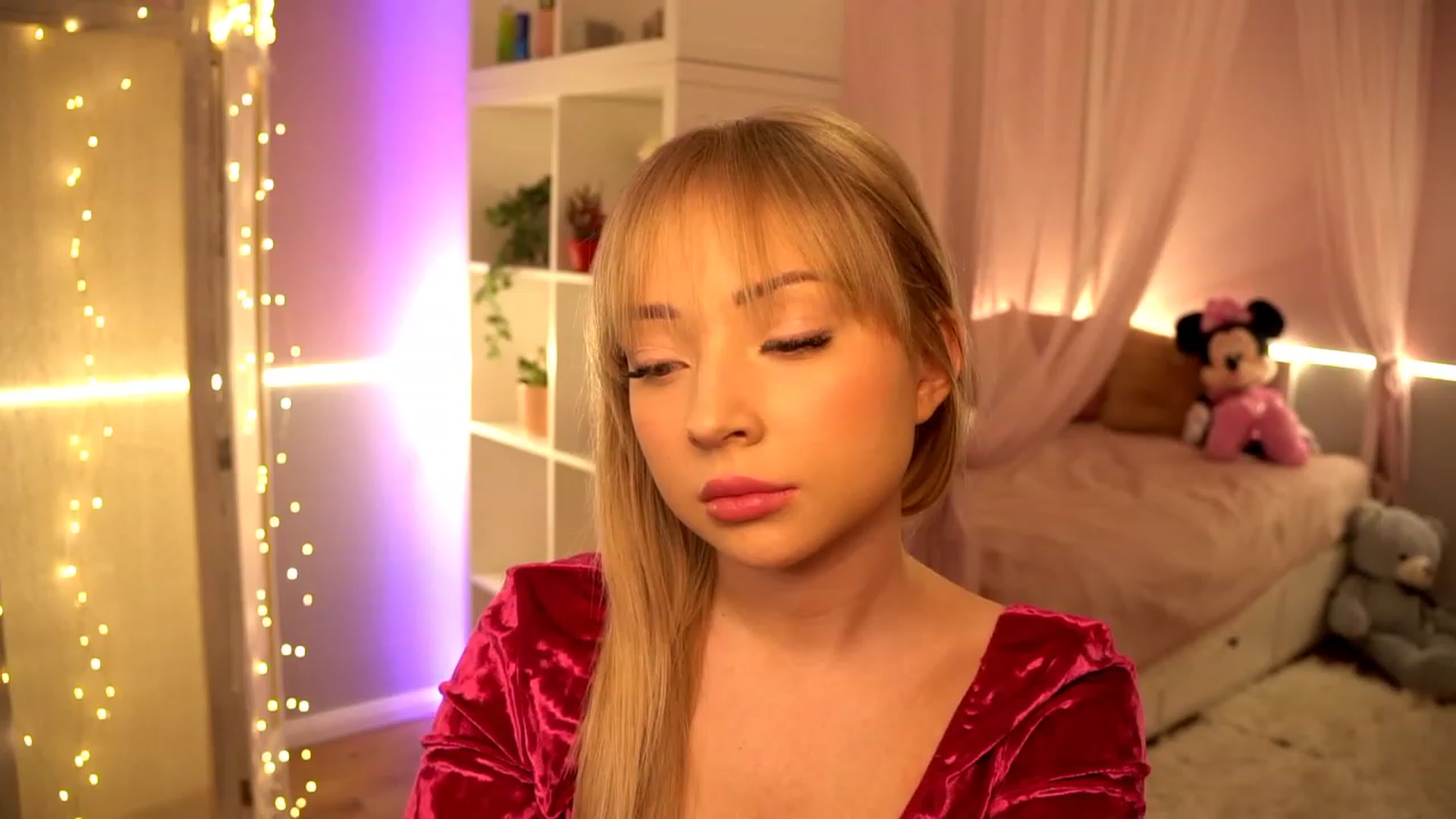 Gallery image thumbnail from Blondebbygirl's myfreecams stream on, 12/18/2022, 13:52 image 5 of 20