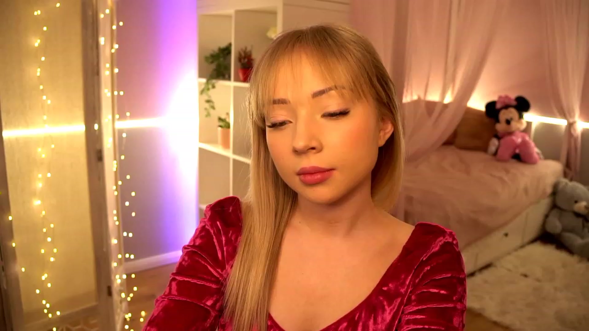 Gallery image thumbnail from Blondebbygirl's myfreecams stream on, 12/18/2022, 13:52 image 16 of 20