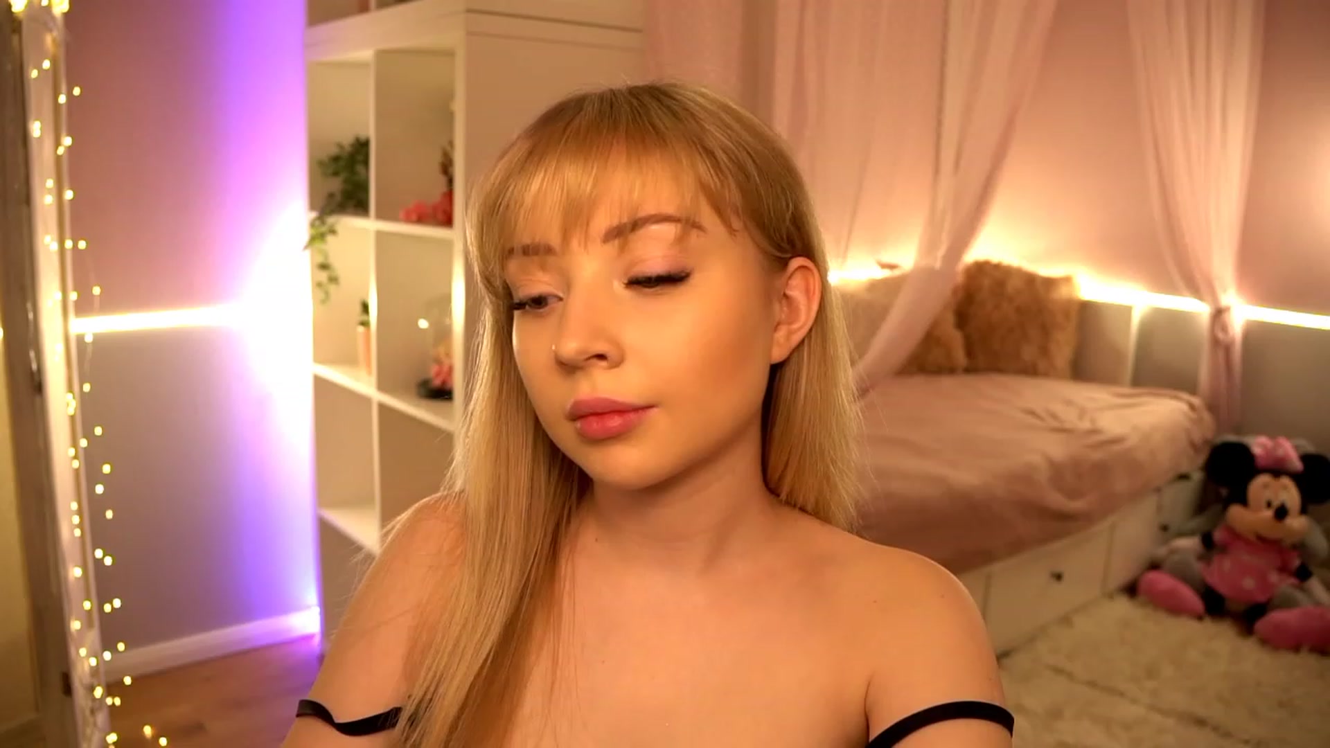 Gallery image thumbnail from Blondebbygirl's myfreecams stream on, 01/06/2023, 17:50 image 3 of 20