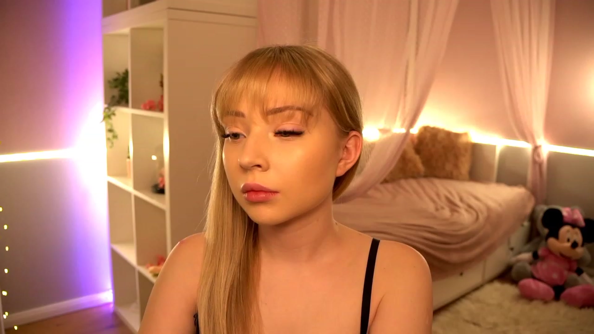 Gallery image thumbnail from Blondebbygirl's myfreecams stream on, 01/06/2023, 20:39 image 1 of 20