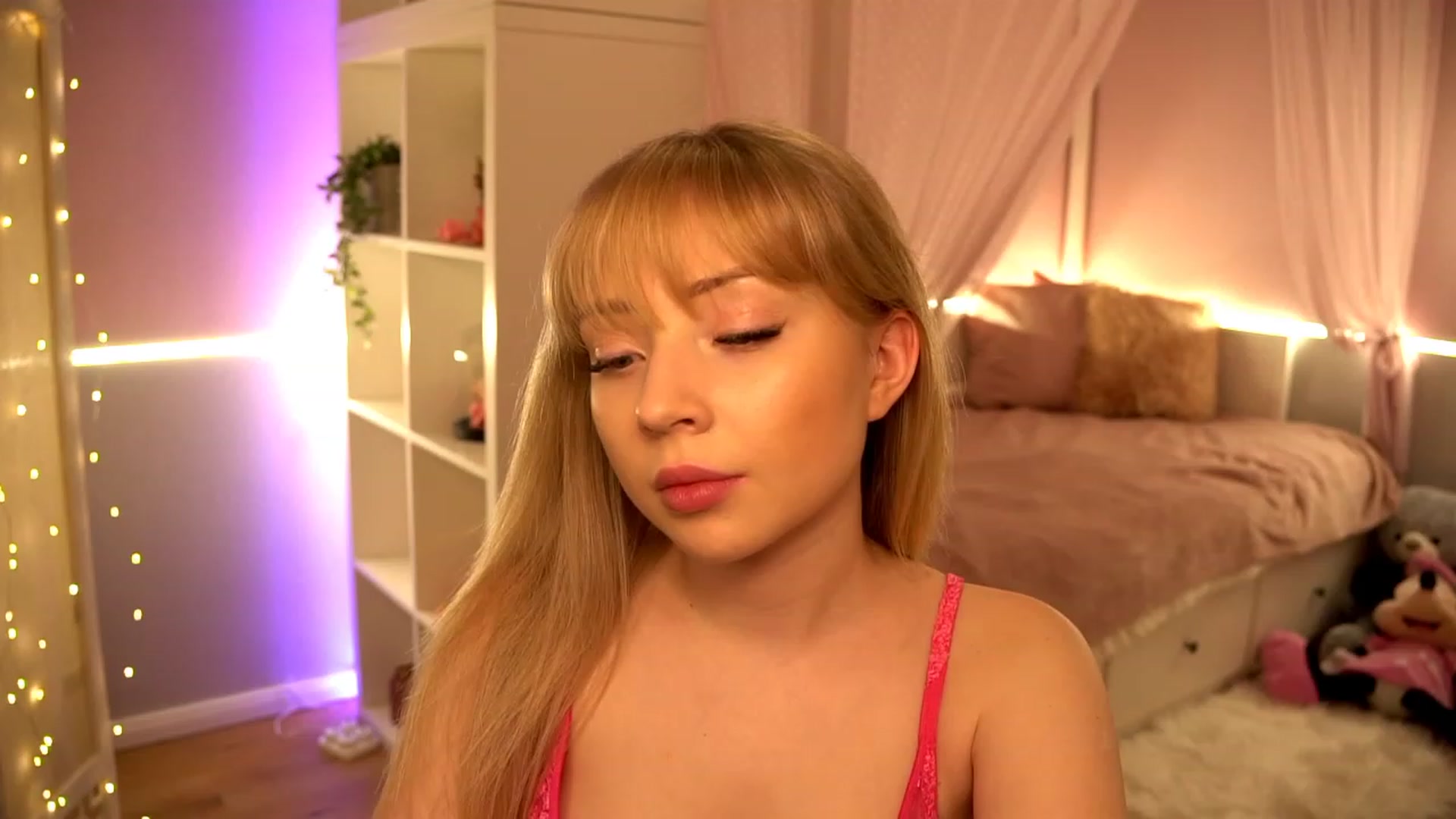 Gallery image thumbnail from Blondebbygirl's myfreecams stream on, 01/10/2023, 17:16 image 10 of 20