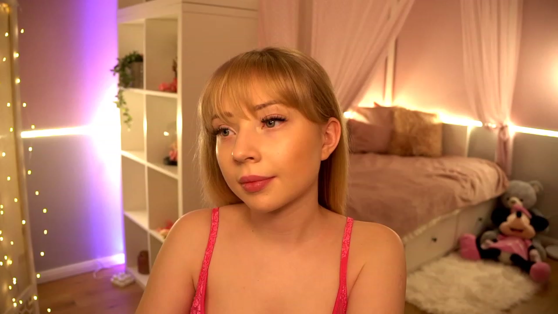 Gallery image thumbnail from Blondebbygirl's myfreecams stream on, 01/10/2023, 17:16 image 1 of 20