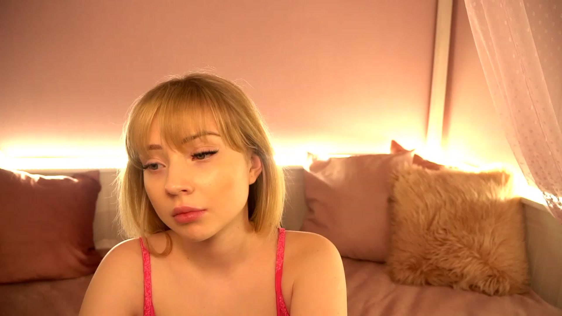 Gallery image thumbnail from Blondebbygirl's myfreecams stream on, 01/10/2023, 20:19 image 7 of 20