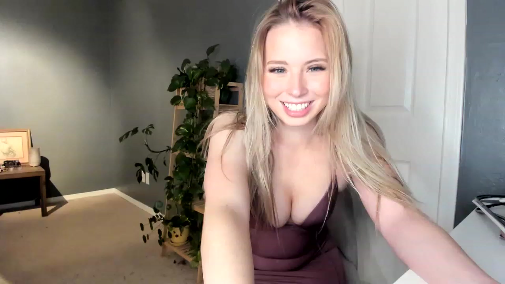 Gallery image thumbnail from Blondebootyx's myfreecams stream on, 12/31/2022, 04:48 image 7 of 20