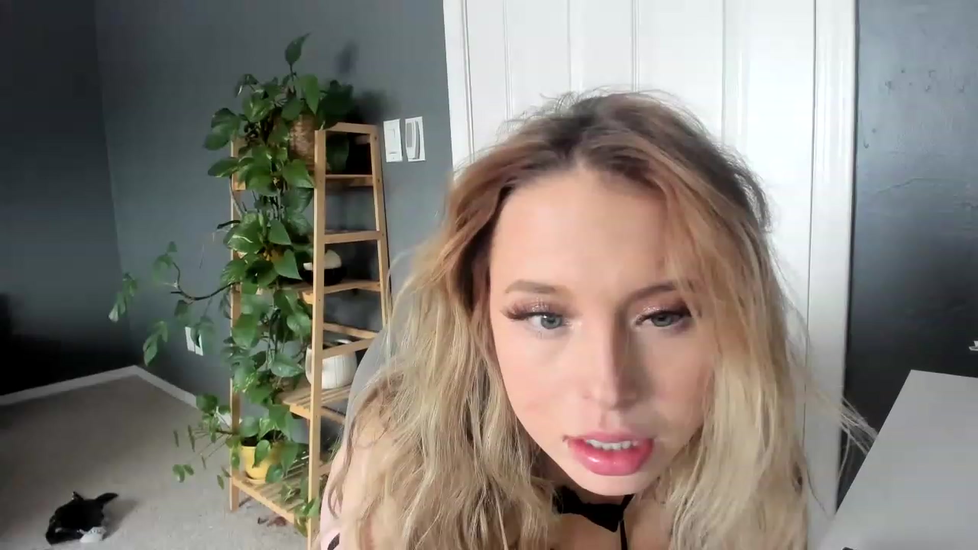 Gallery image thumbnail from Blondebootyx's myfreecams stream on, 01/21/2023, 15:39 image 8 of 20