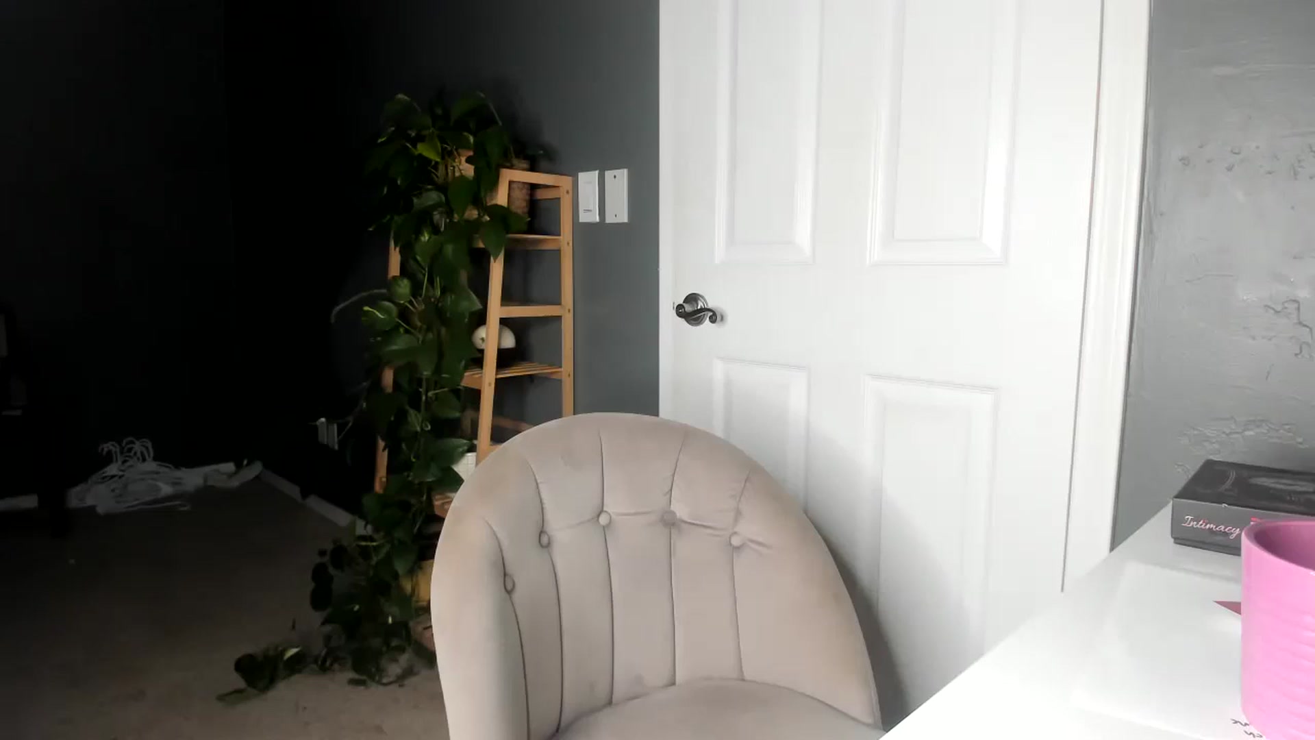 Gallery image thumbnail from Blondebootyx's myfreecams stream on, 08/26/2023, 04:28 image 1 of 20