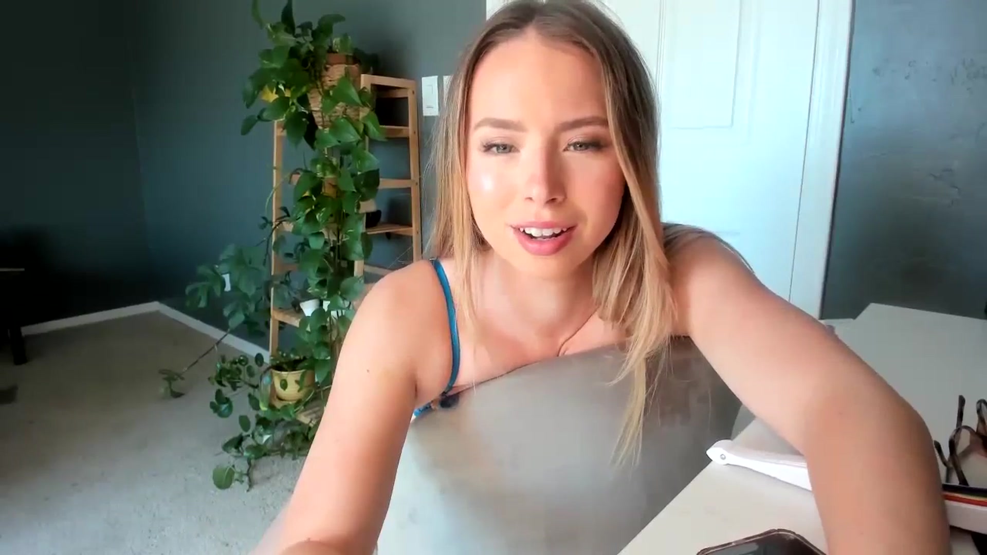 Gallery image thumbnail from Blondebootyx's myfreecams stream on, 10/23/2023, 20:41 image 16 of 20