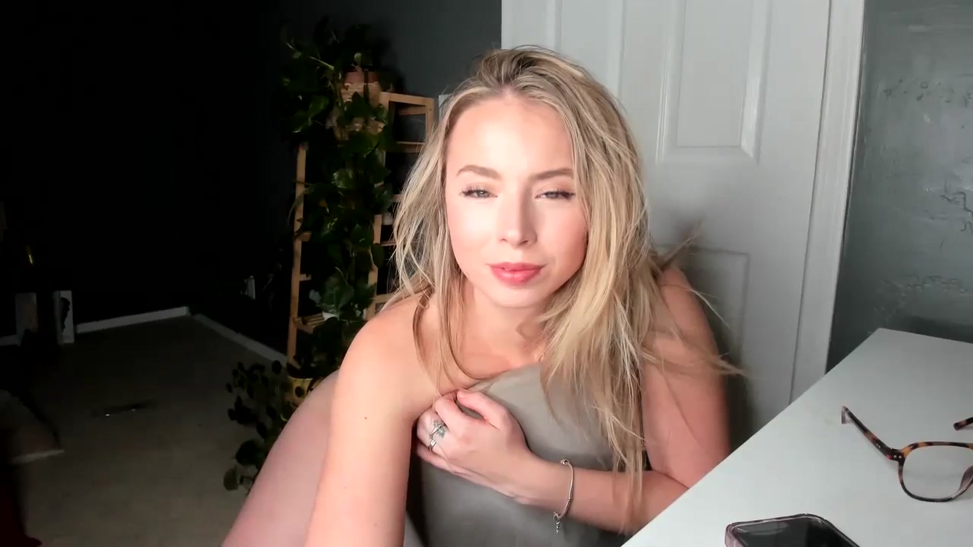 Gallery image thumbnail from Blondebootyx's myfreecams stream on, 11/09/2023, 06:02 image 19 of 20