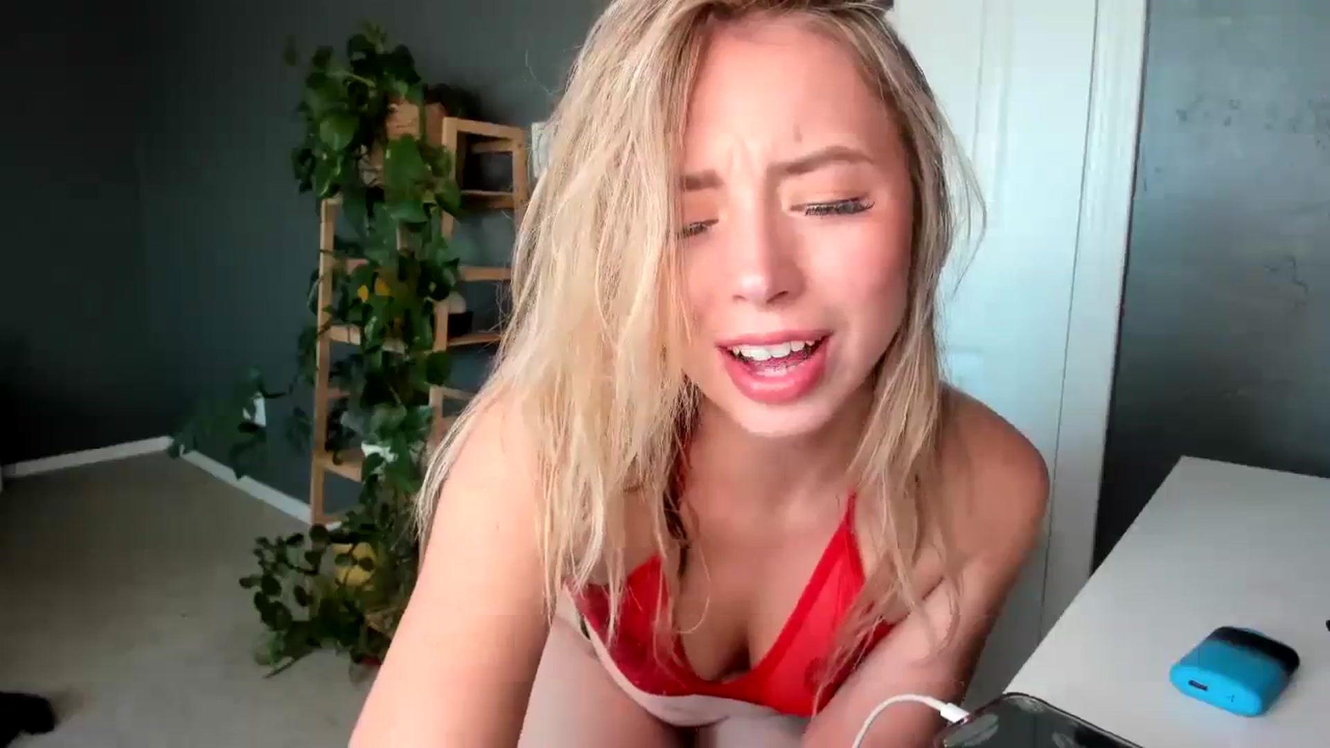Gallery image thumbnail from Blondebootyx's myfreecams stream on, 11/13/2023, 22:33 image 5 of 20