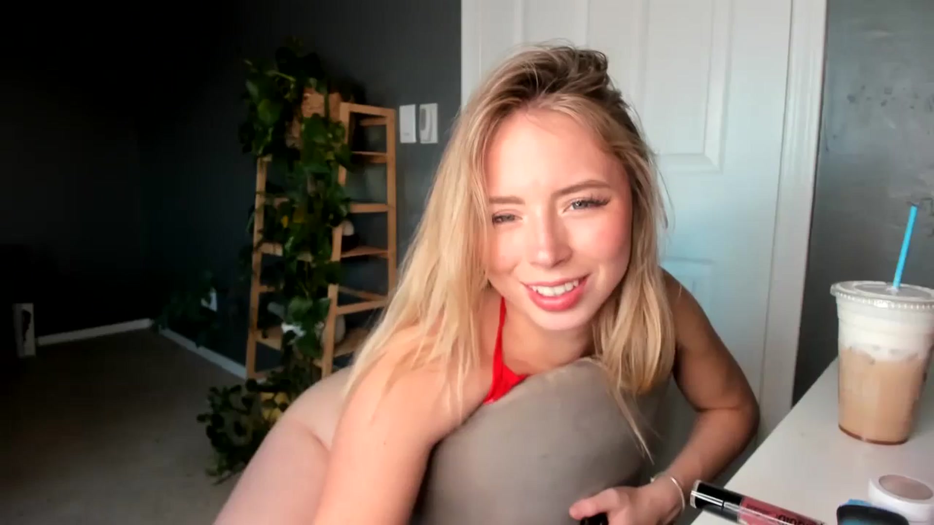 Gallery image thumbnail from Blondebootyx's myfreecams stream on, 11/13/2023, 23:09 image 11 of 20