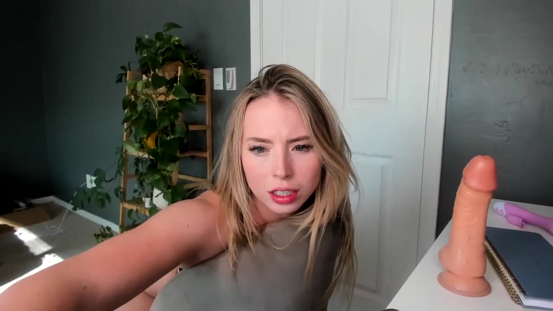 Gallery image thumbnail from Blondebootyx's myfreecams stream on, 11/29/2023, 18:32 image 16 of 20