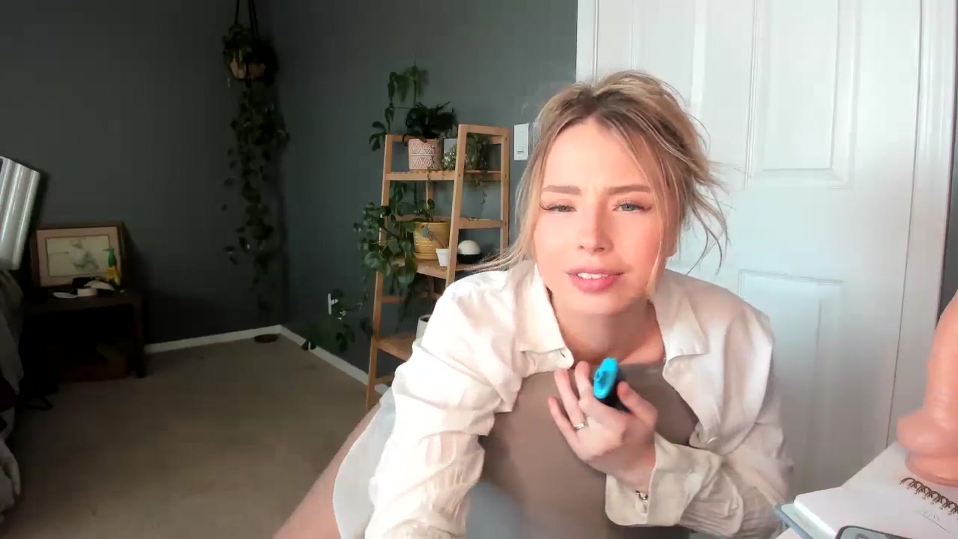 Gallery image thumbnail from Blondebootyx's myfreecams stream on, 12/10/2023, 22:44 image 15 of 20