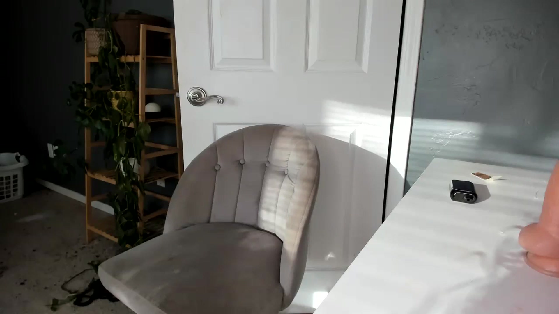 Gallery image thumbnail from Blondebootyx's myfreecams stream on, 12/22/2023, 22:00 image 15 of 20