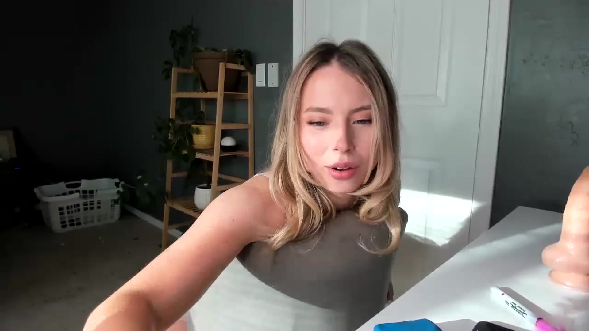 Gallery image thumbnail from Blondebootyx's myfreecams stream on, 12/30/2023, 21:39 image 14 of 20