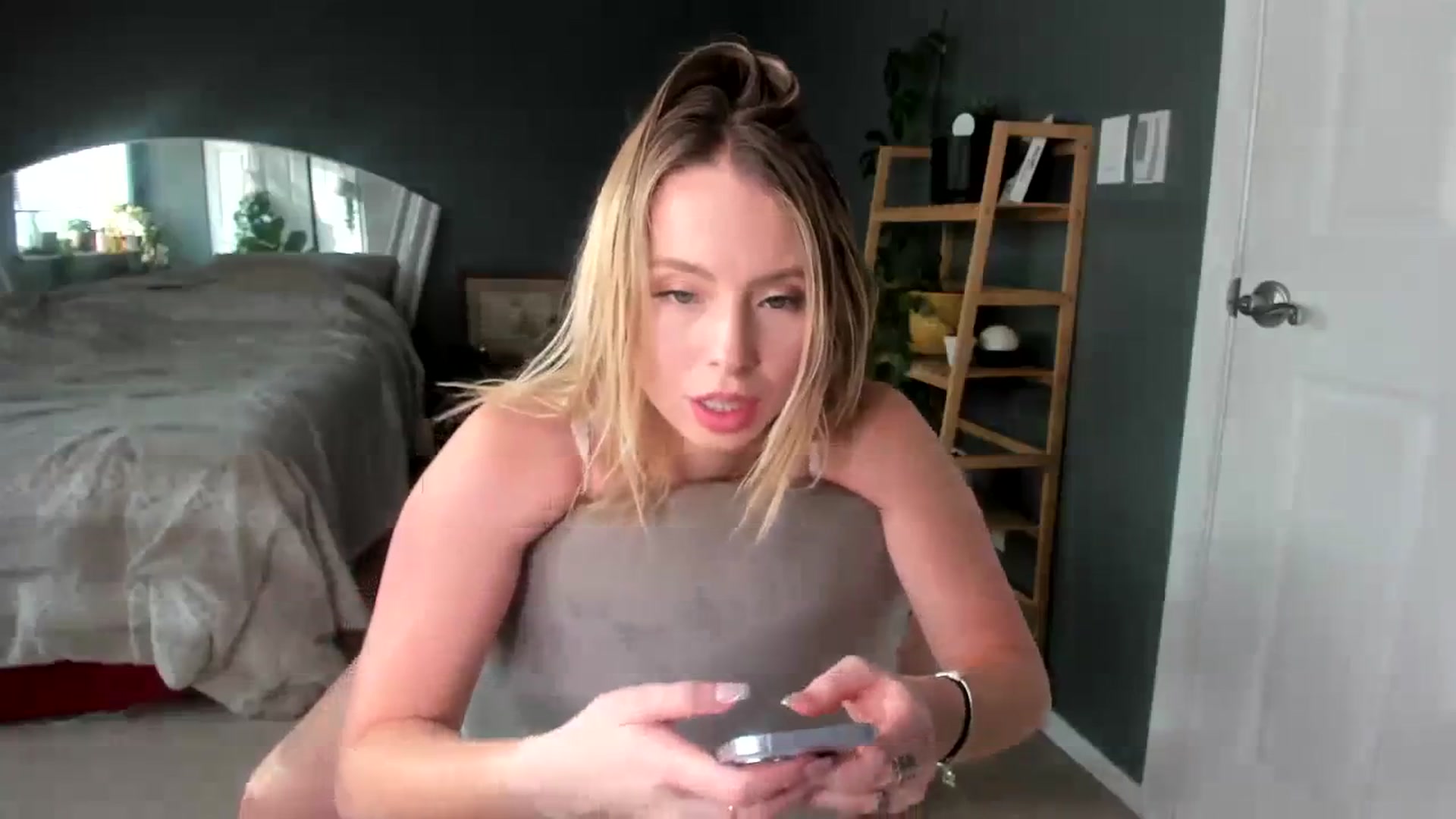 Gallery image thumbnail from Blondebootyx's myfreecams stream on, 01/03/2024, 21:48 image 8 of 20