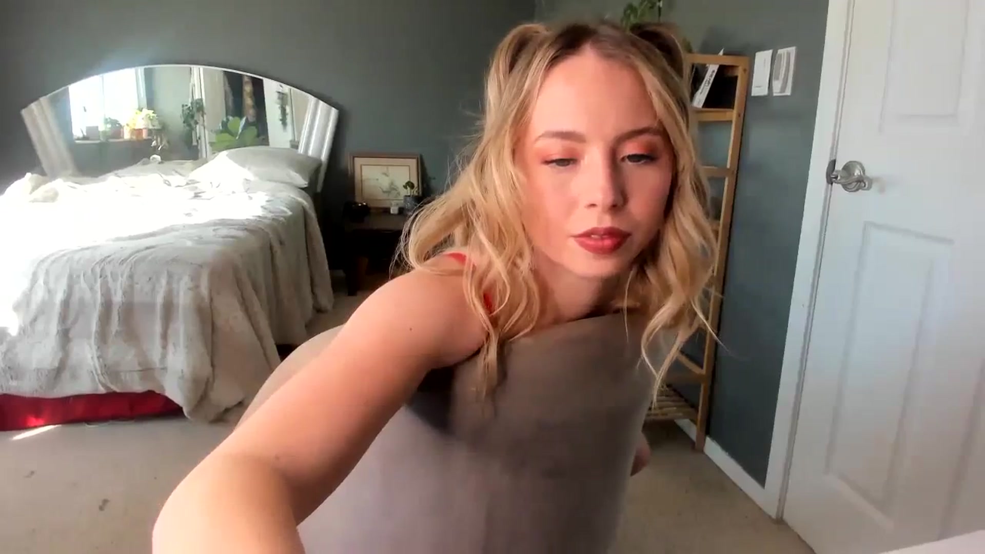 Gallery image thumbnail from Blondebootyx's myfreecams stream on, 01/06/2024, 17:23 image 19 of 20