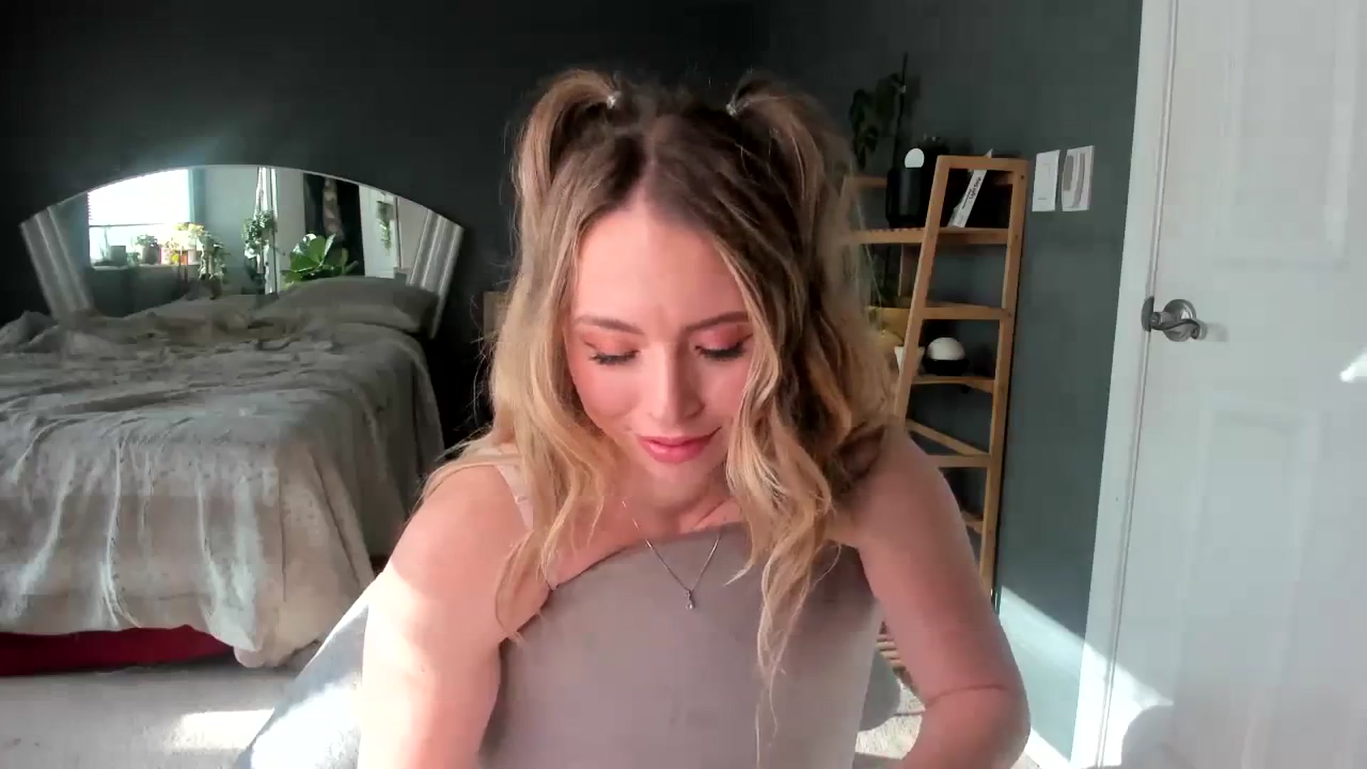 Gallery image thumbnail from Blondebootyx's myfreecams stream on, 01/06/2024, 20:56 image 3 of 20