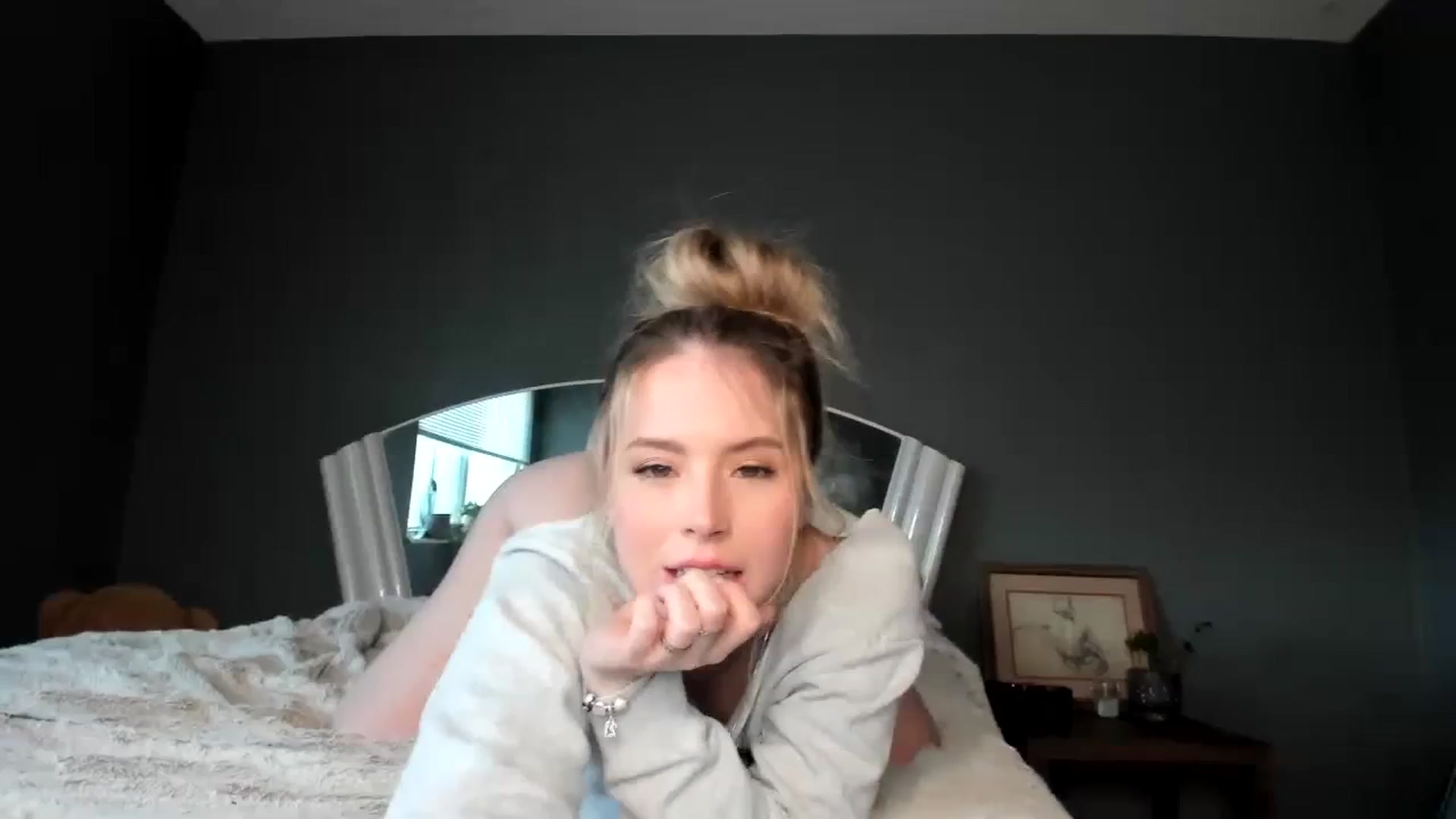 Gallery image thumbnail from Blondebootyx's myfreecams stream on, 01/09/2024, 21:26 image 9 of 20