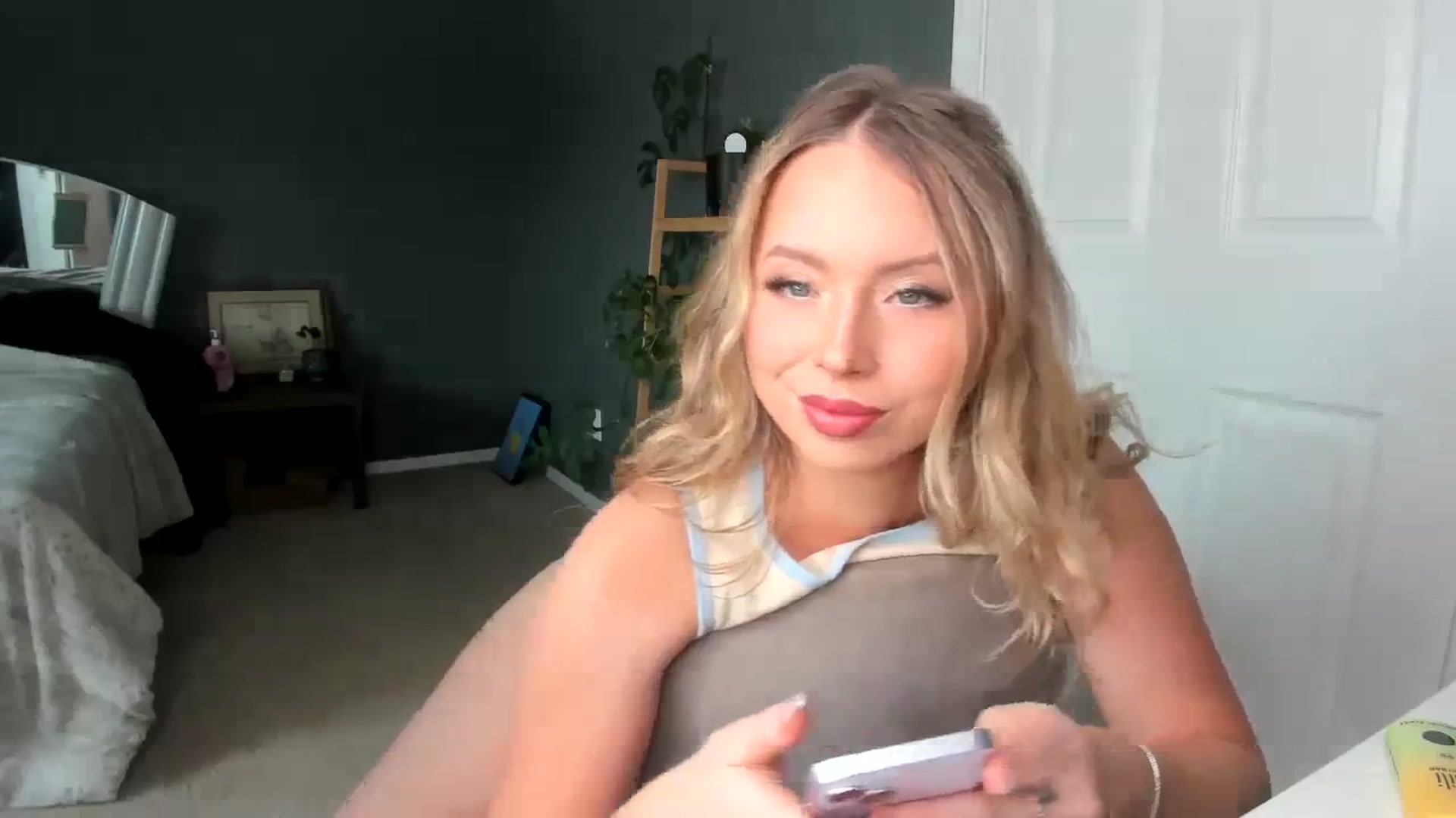 Gallery image thumbnail from Blondebootyx's myfreecams stream on, 01/15/2024, 20:57 image 7 of 20