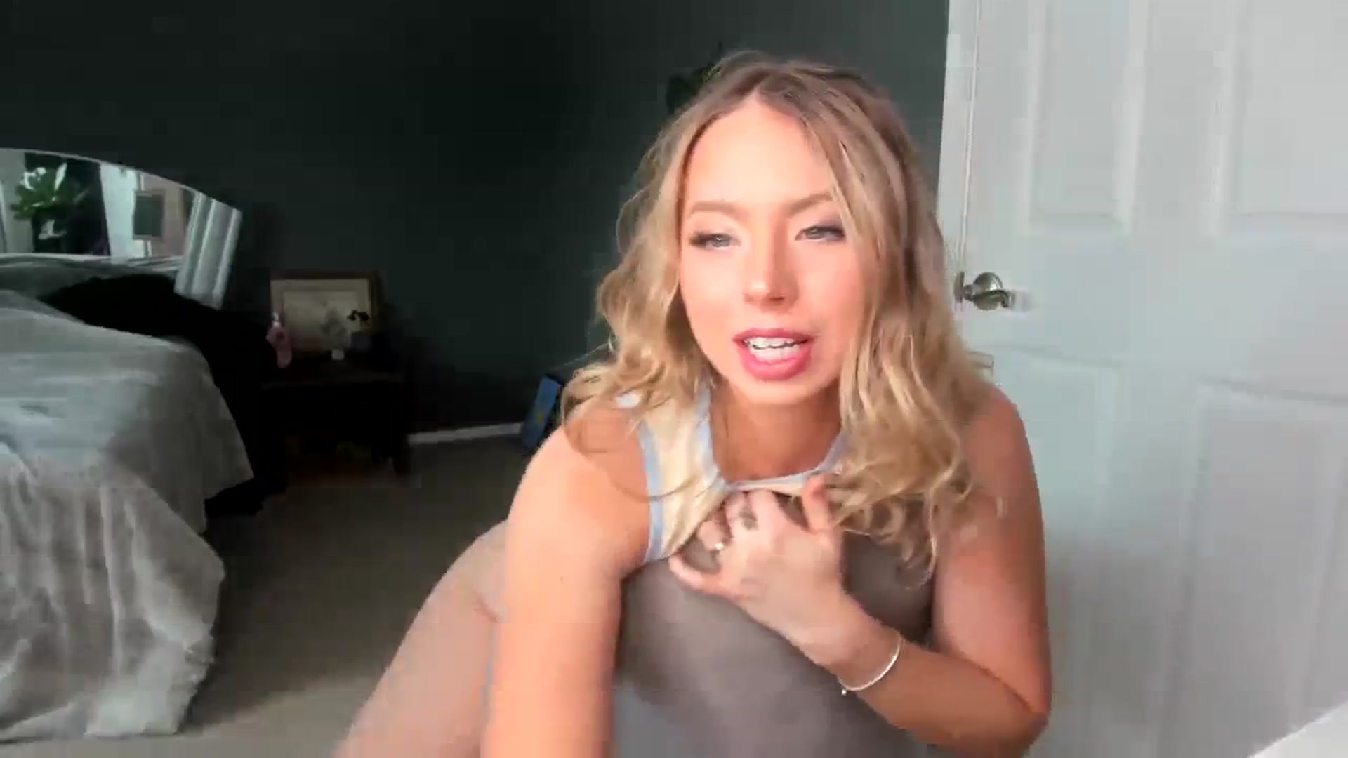 Gallery image thumbnail from Blondebootyx's myfreecams stream on, 01/15/2024, 20:57 image 15 of 20